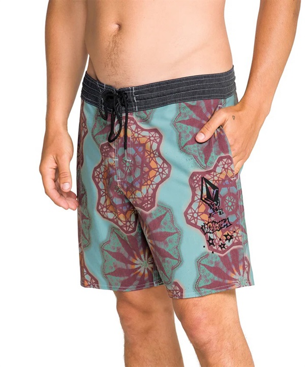 volcom ボードショーツ