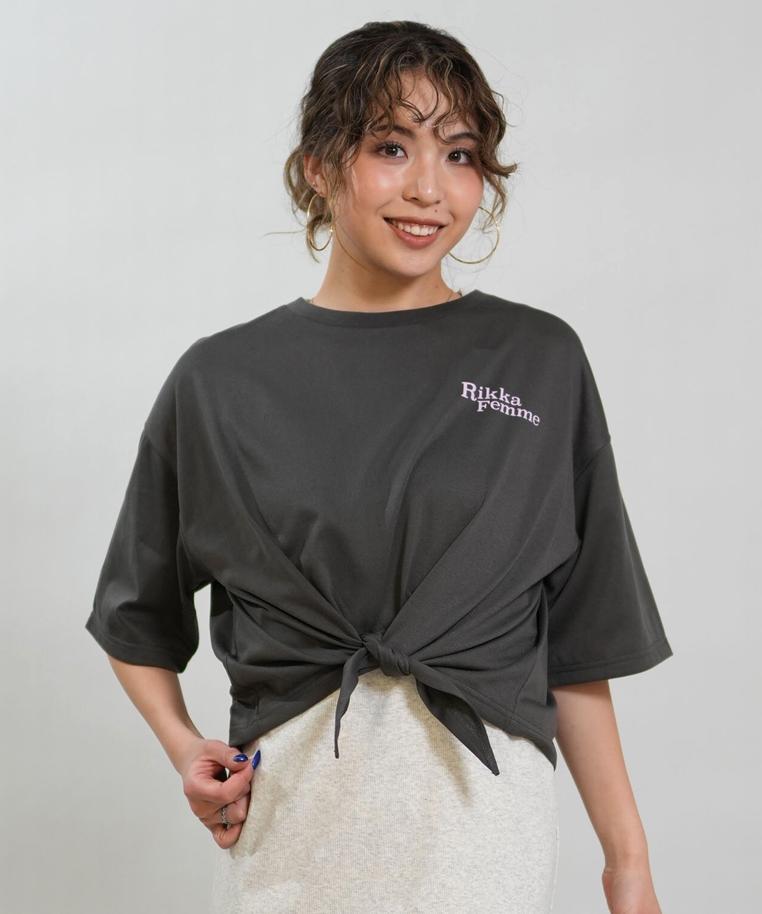 RIKKA FEMME リッカファム 半袖 Tシャツ レディース バックプリント 結びデザイン 吸水速乾 UVカット RF6S-2103(CHA-FREE)