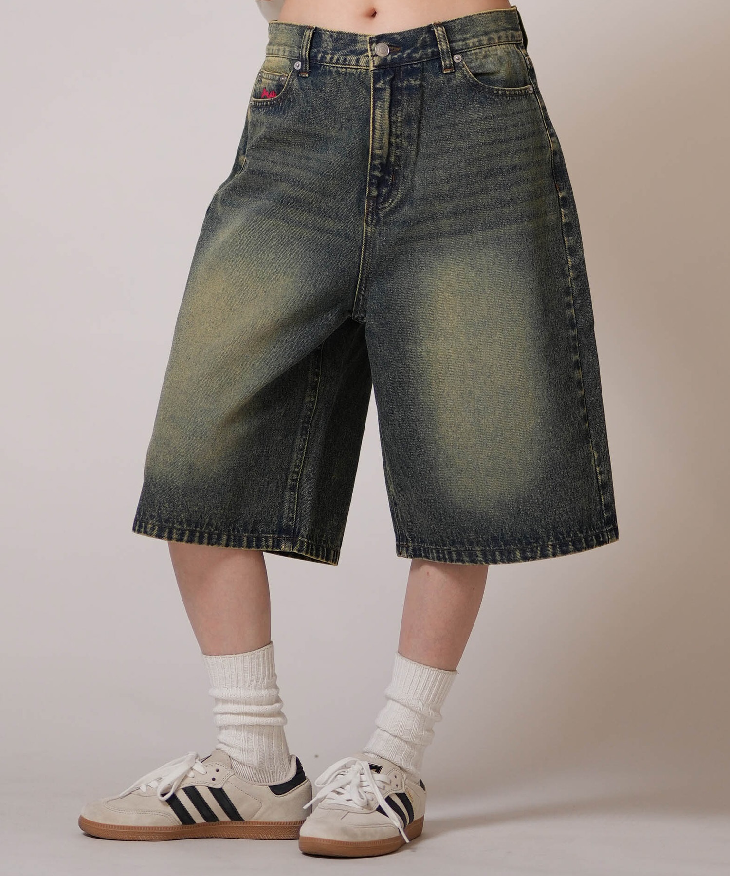 Supreme Thrasherロゴ入りショートパンツ supreme Thrasher Multi Logo ショートパンツ - メルカリ