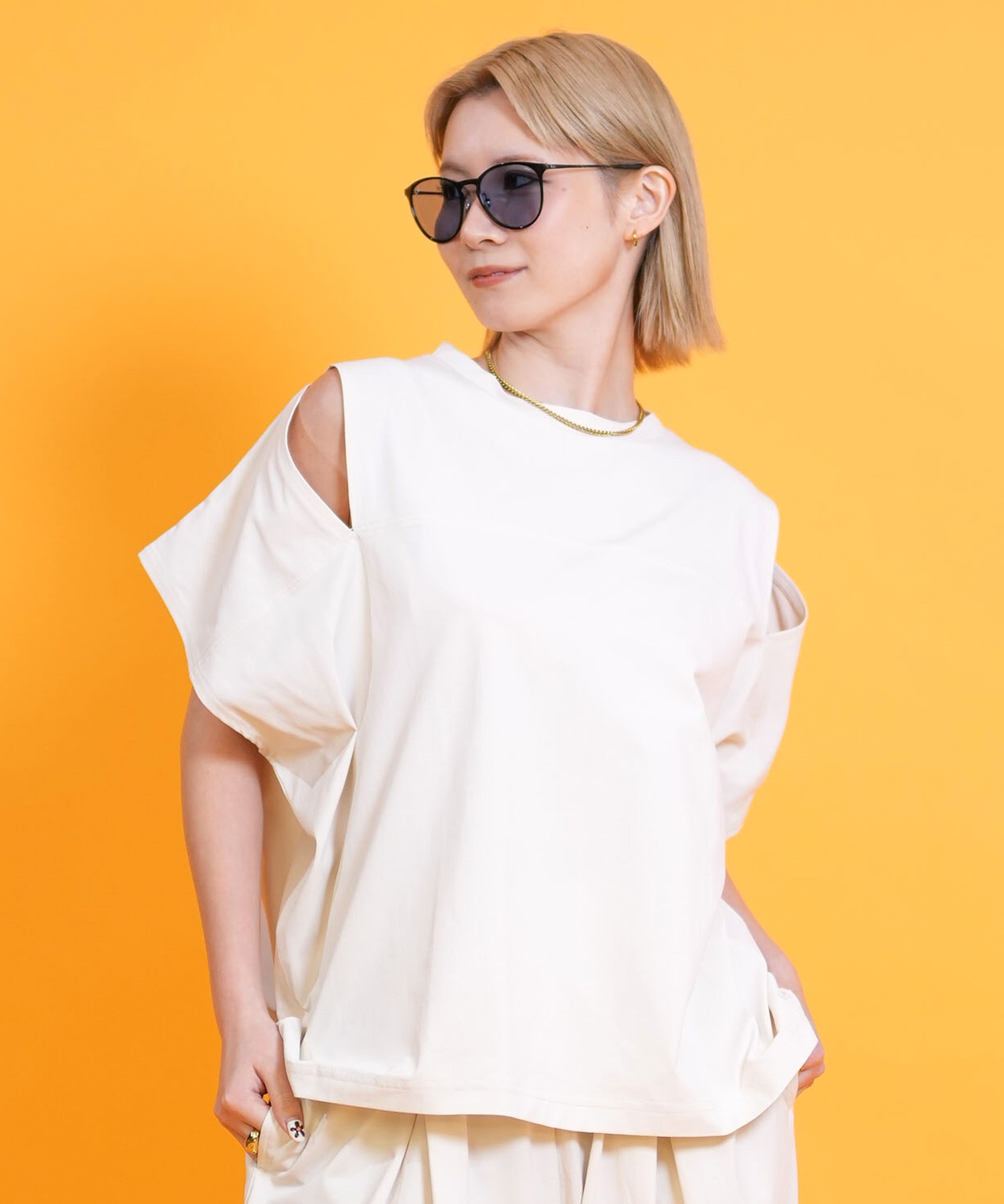Ungrid アングリッド 半袖 Tシャツ レディース ショルダースリット