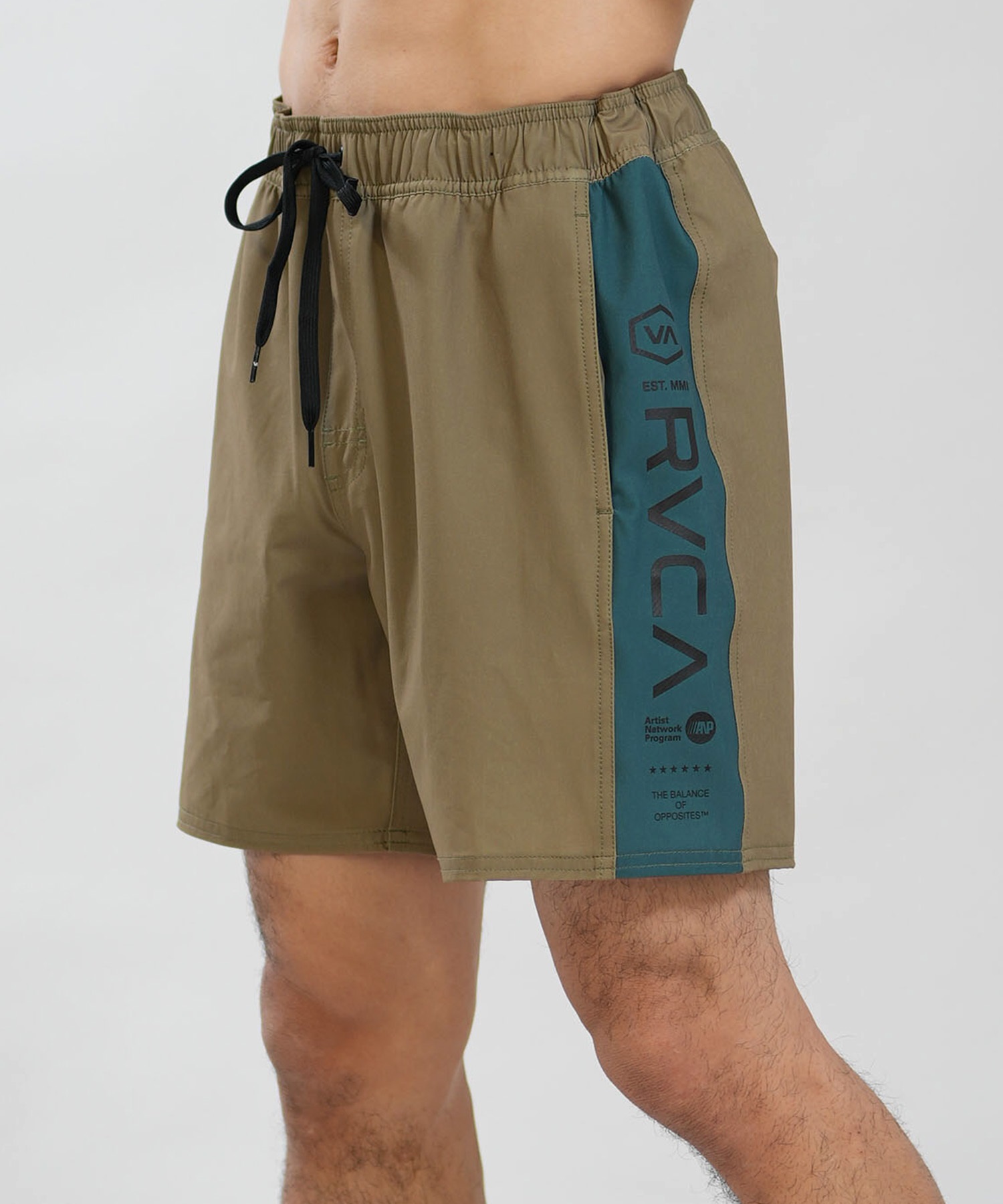 未使用　GUILTY PARTIES ボードショーツ サーフパンツ　M 正規品 RVCA ルーカ 水着 海パン トランクス サーフパンツ メンズ ボード