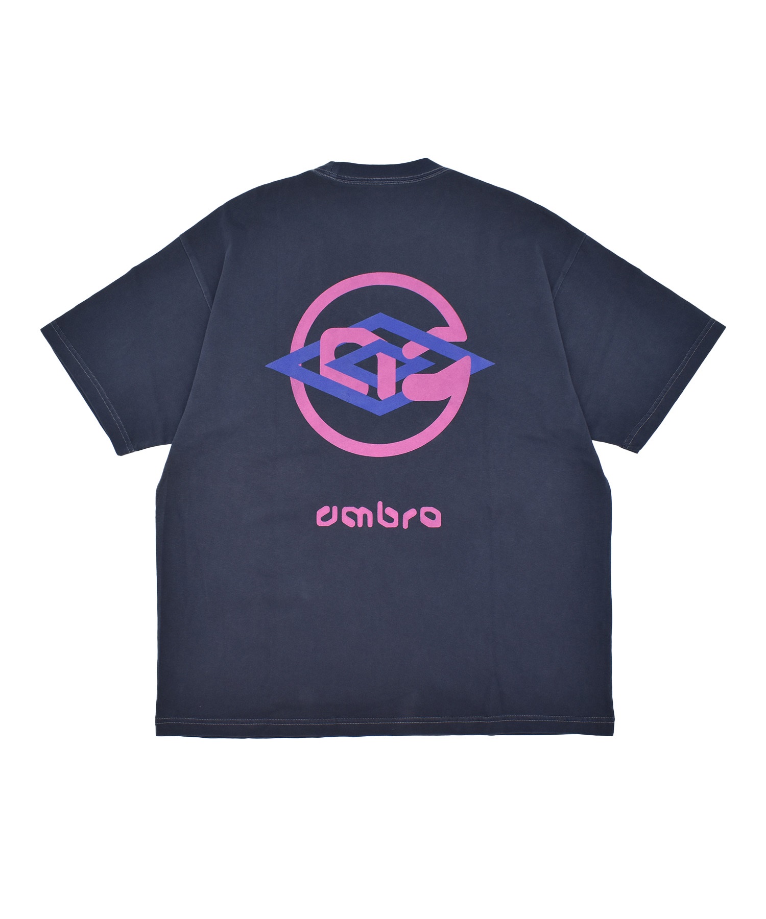 【予約商品 5月上旬より順次発送】UMBRO アンブロ × ALAN SHIRAHAMA 半袖 Tシャツ UM26SSAL-CS02(NAVY-M)