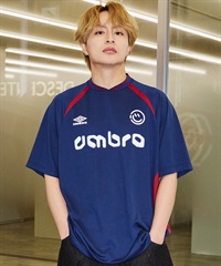 【予約商品 5月上旬より順次発送】UMBRO アンブロ × ALAN SHIRAHAMA ゲームシャツ 半袖 Tシャツ UM26SSAL-GS01(NAVY-M)