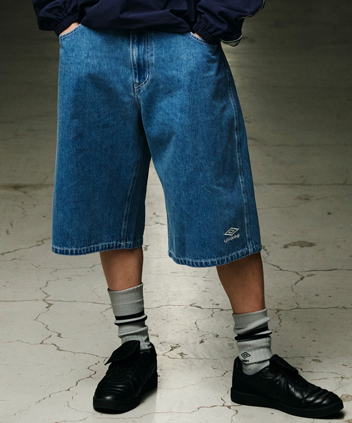 【予約商品 5月上旬より順次発送】UMBRO アンブロ × ALAN SHIRAHAMA デニムショーツ UM26SSAL-PT03(L.BLUE-M)