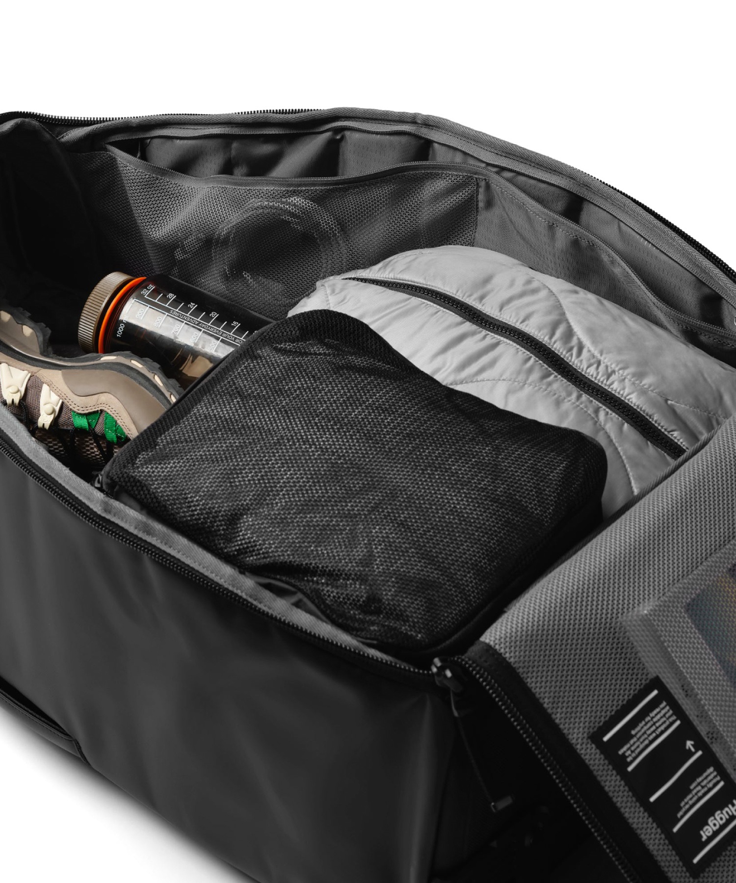 DB ディービー スノーボード バッグ 収納 ウィール HUGGER