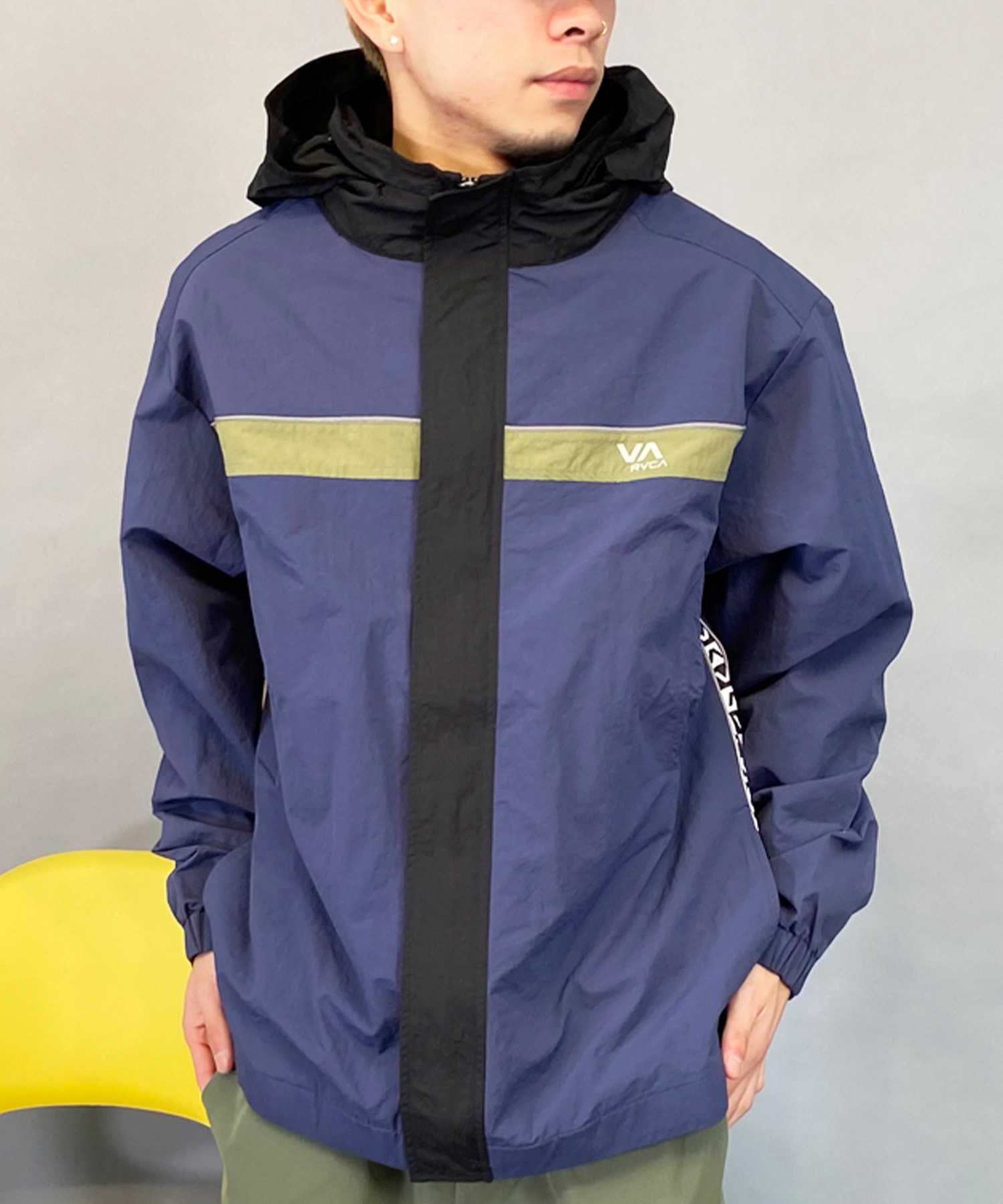 RVCA ルーカ メンズ ナイロン トラックジャケット ルーズシルエット ベンチレーション ジャージ セットアップ対応 BE041-760(BLK-S)