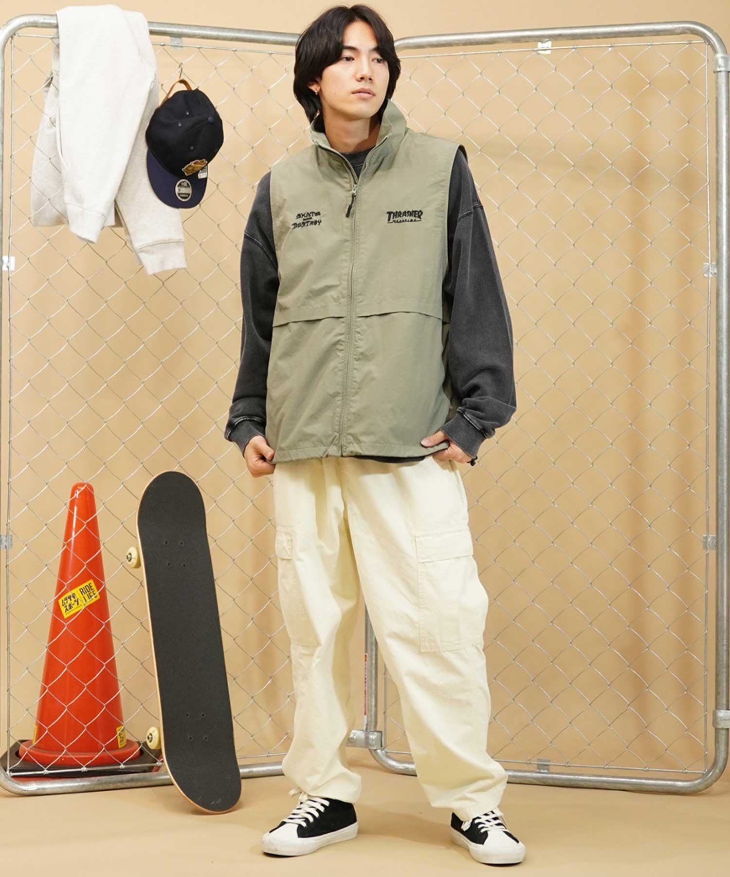 【ムラサキスポーツ別注】THRASHER/スラッシャー 2WAYナイロンジャケット ビッグシルエット 袖取り外し可能 THM-24ASJKT01(KHK-M)