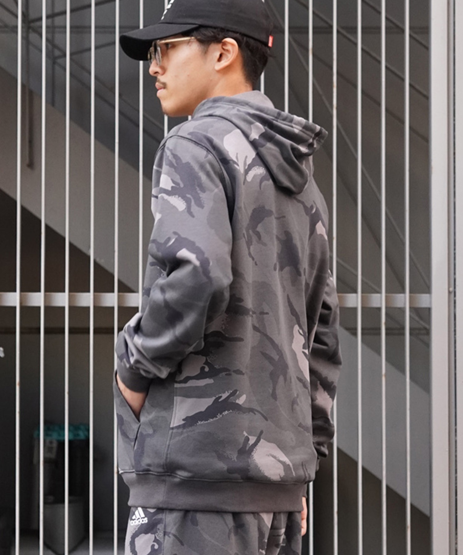 adidas アディダス メンズ パーカー スウェット カモフラ柄