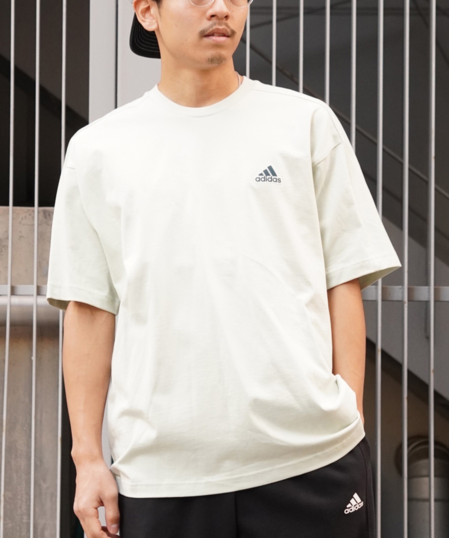 adidas アディダス メンズ 半袖 Tシャツ ワンポイントロゴ バックプリント オーバーサイズ JSY30(WT/BK-M)