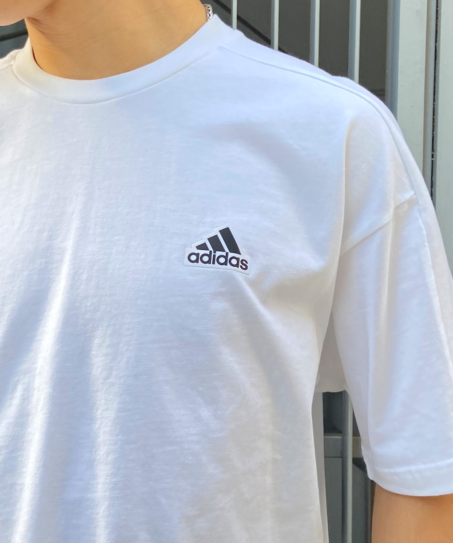 adidas アディダス メンズ 半袖 Tシャツ ワンポイントロゴ バックプリント オーバーサイズ JSY30(WT/BK-M)