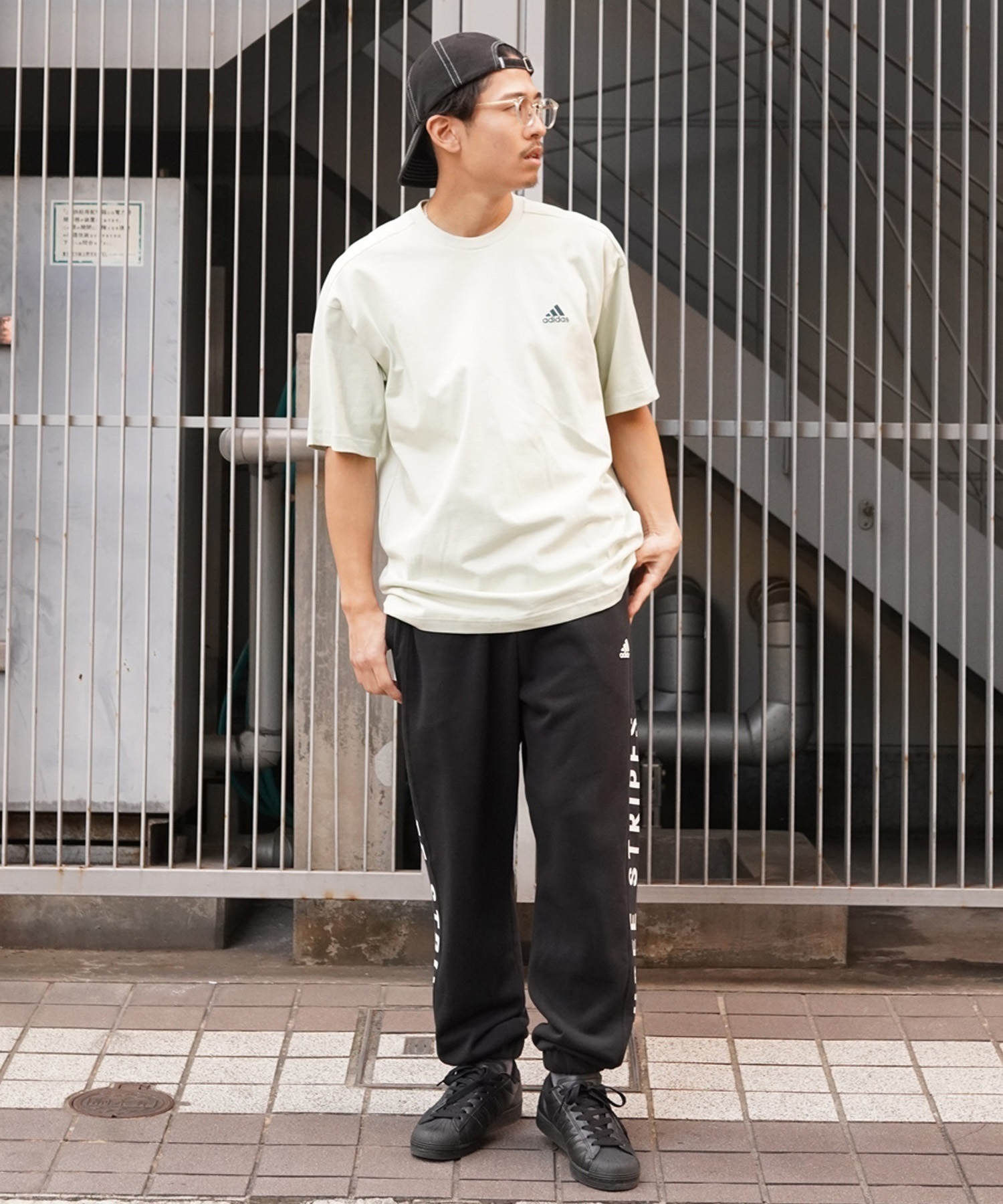 adidas アディダス メンズ 半袖 Tシャツ ワンポイントロゴ バックプリント オーバーサイズ JSY30(BK/WT-M)