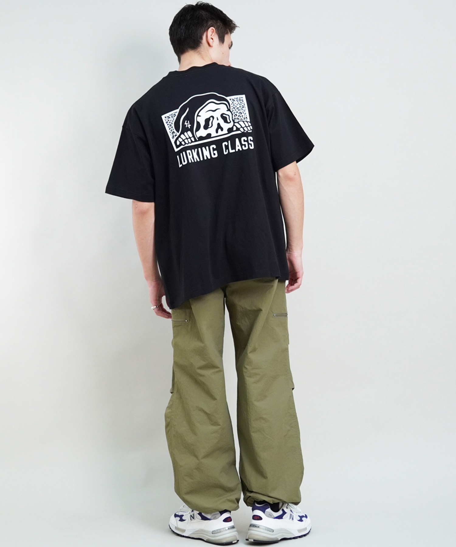 【 ムラサキスポーツ限定】LURKING CLASS ラーキングクラス メンズ 半袖 Tシャツ バックプリント レオパード柄 ST24STM15(BLACK-M)