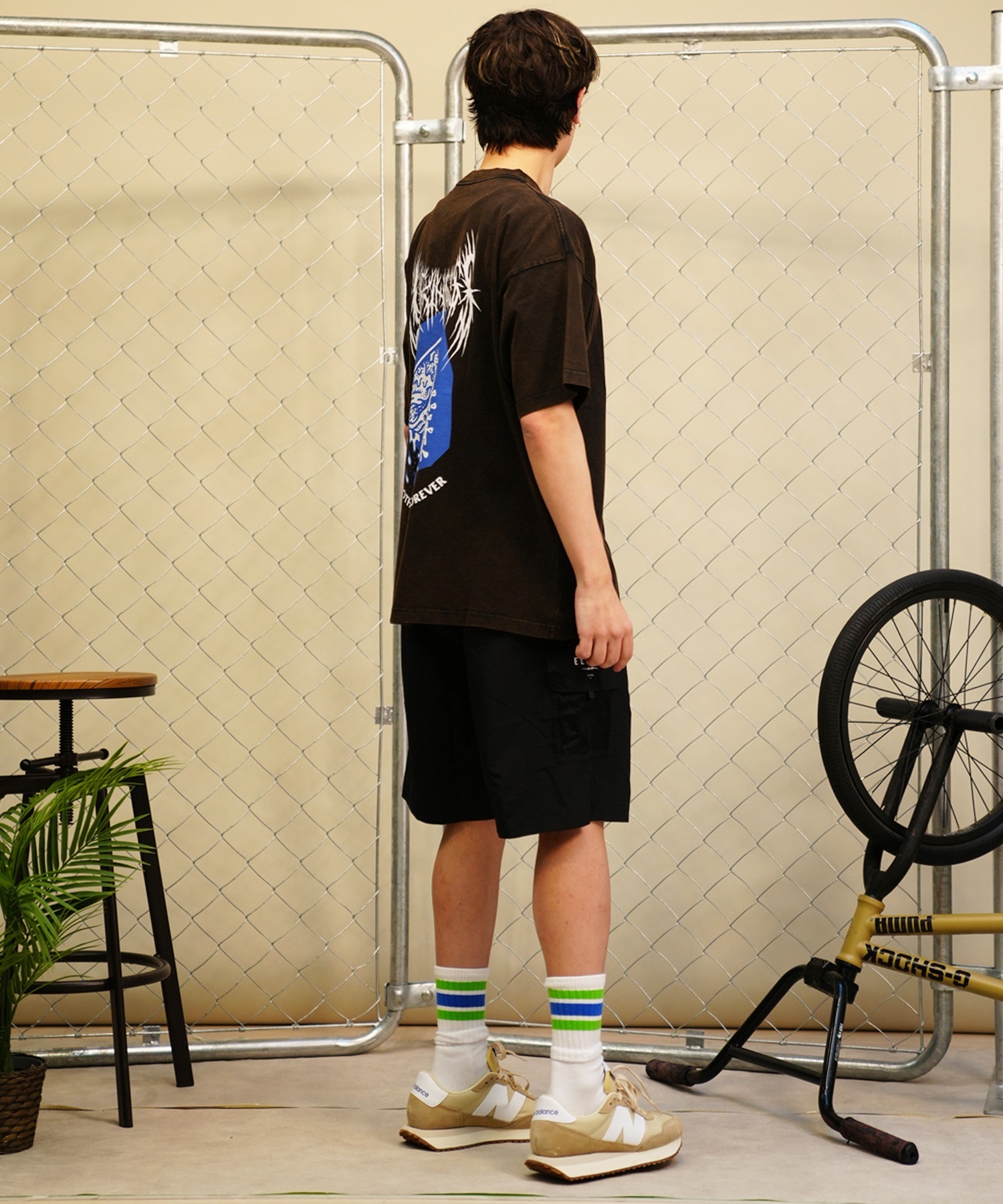 【 ムラサキスポーツ限定】LURKING CLASS ラーキングクラス メンズ 半袖 Tシャツ バックプリント 古着風 ダメージ加工 ST24STM24(DKSV-M)