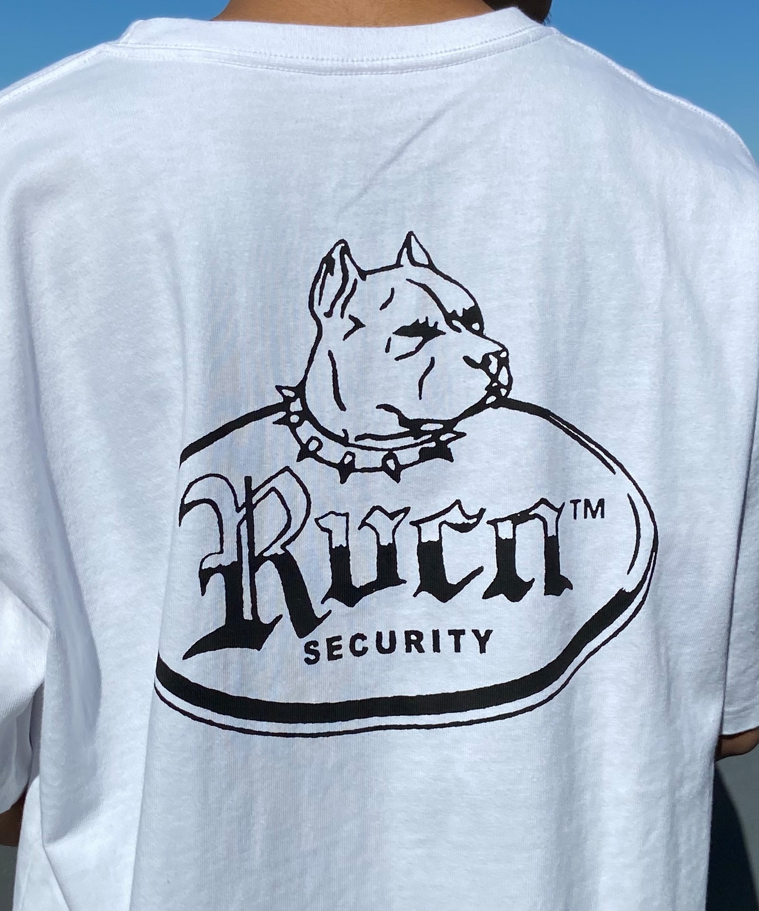 RVCA ルーカ メンズ 半袖 Tシャツ ポケT ポケット バックプリント オーバーサイズ 犬モチーフ ドッグ BE041-228(WHT-S)
