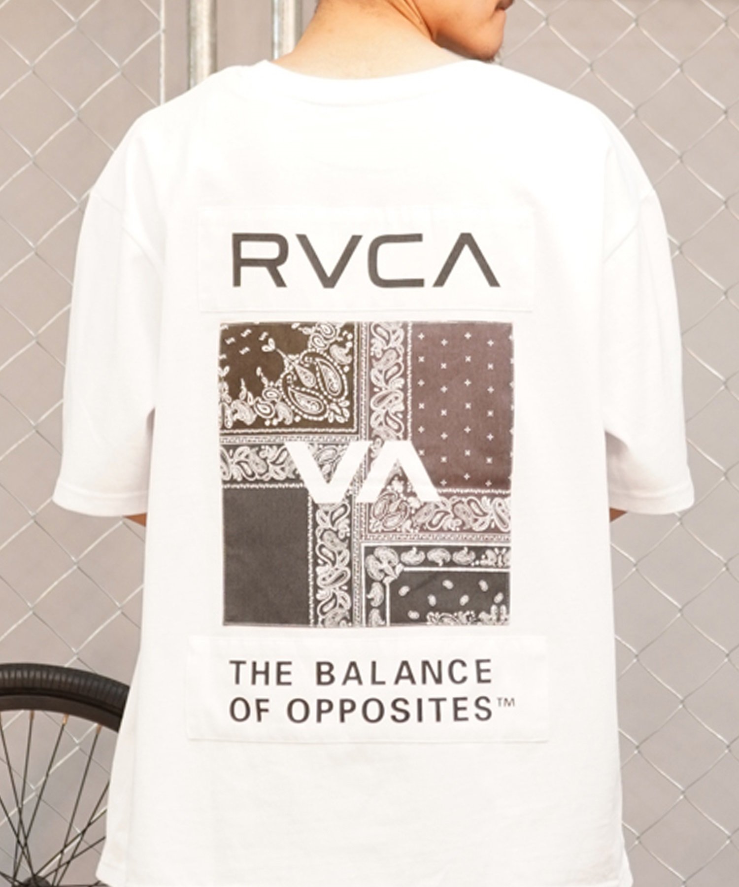 【クーポン対象】RVCA ルーカ BANDANA BOX ST メンズ 半袖 Tシャツ バックプリント バンダナ柄 ペイズリー柄 BE041-P21(WHT-S)