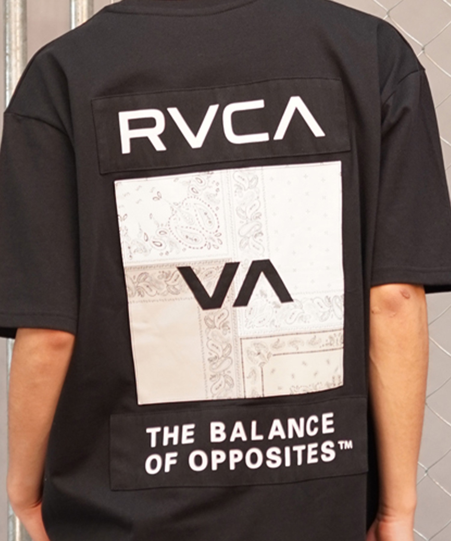 RVCA ルーカ BANDANA BOX ST メンズ 半袖 Tシャツ バックプリント バンダナ柄 ペイズリー柄 BE041-P21(BLK-S)