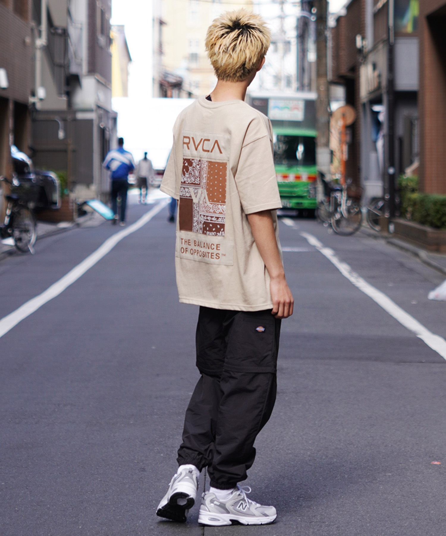 【マトメガイ対象】RVCA ルーカ BANDANA BOX ST メンズ 半袖 Tシャツ バックプリント バンダナ柄 ペイズリー柄 BE041-P21(KHA-S)