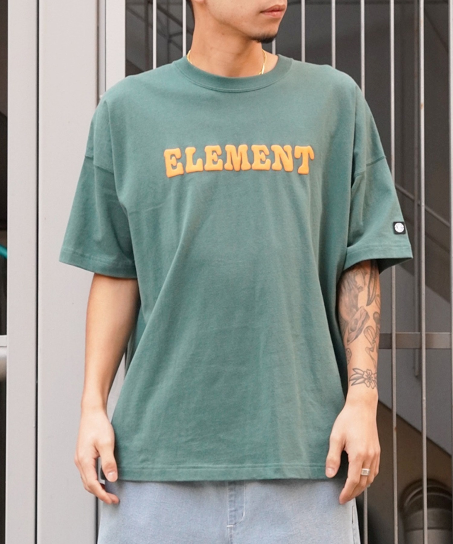 【クーポン対象】ELEMENT エレメント メンズ 半袖 Tシャツ バックプリント オーバーサイズ クルーネック アーチロゴ フラワーモチーフ BE021-240(GRN-M)