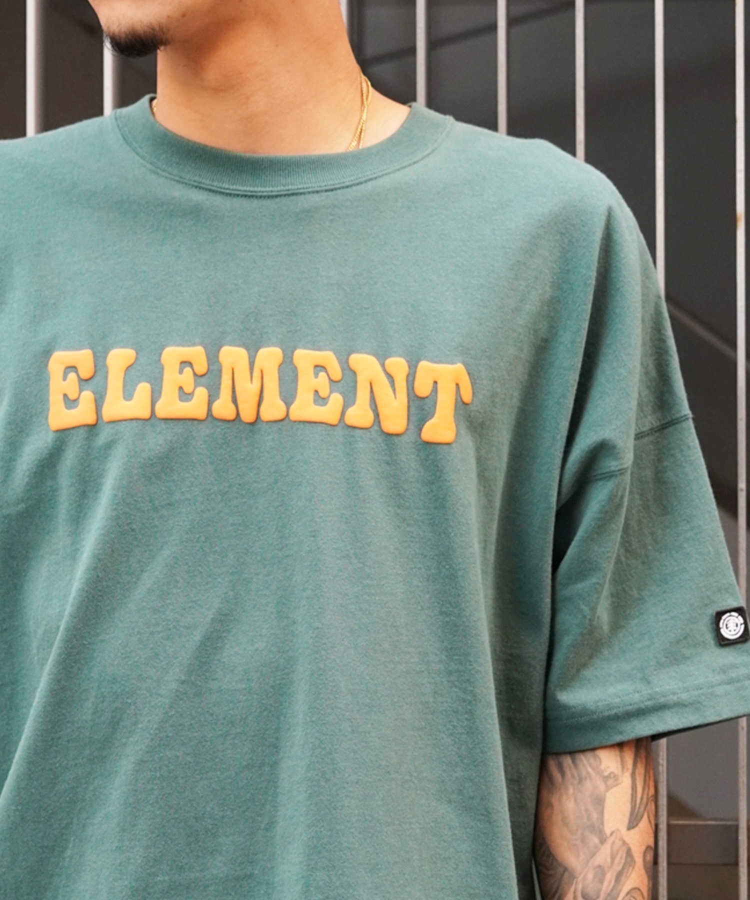 【クーポン対象】ELEMENT エレメント メンズ 半袖 Tシャツ バックプリント オーバーサイズ クルーネック アーチロゴ フラワーモチーフ BE021-240(GRN-M)