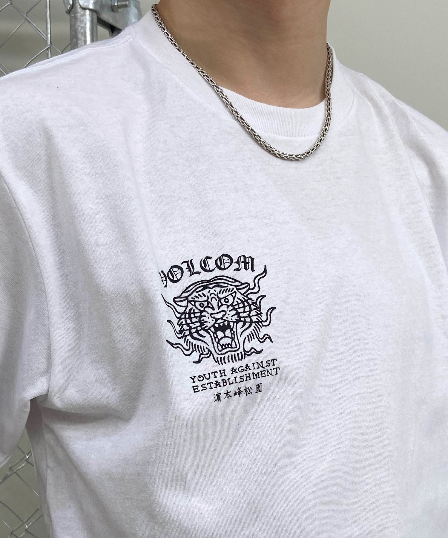 VOLCOM ボルコム メンズ 半袖 Tシャツ バックプリント ヘビーウェイト タイガー 虎 モチーフ AF312400(BLK-M)