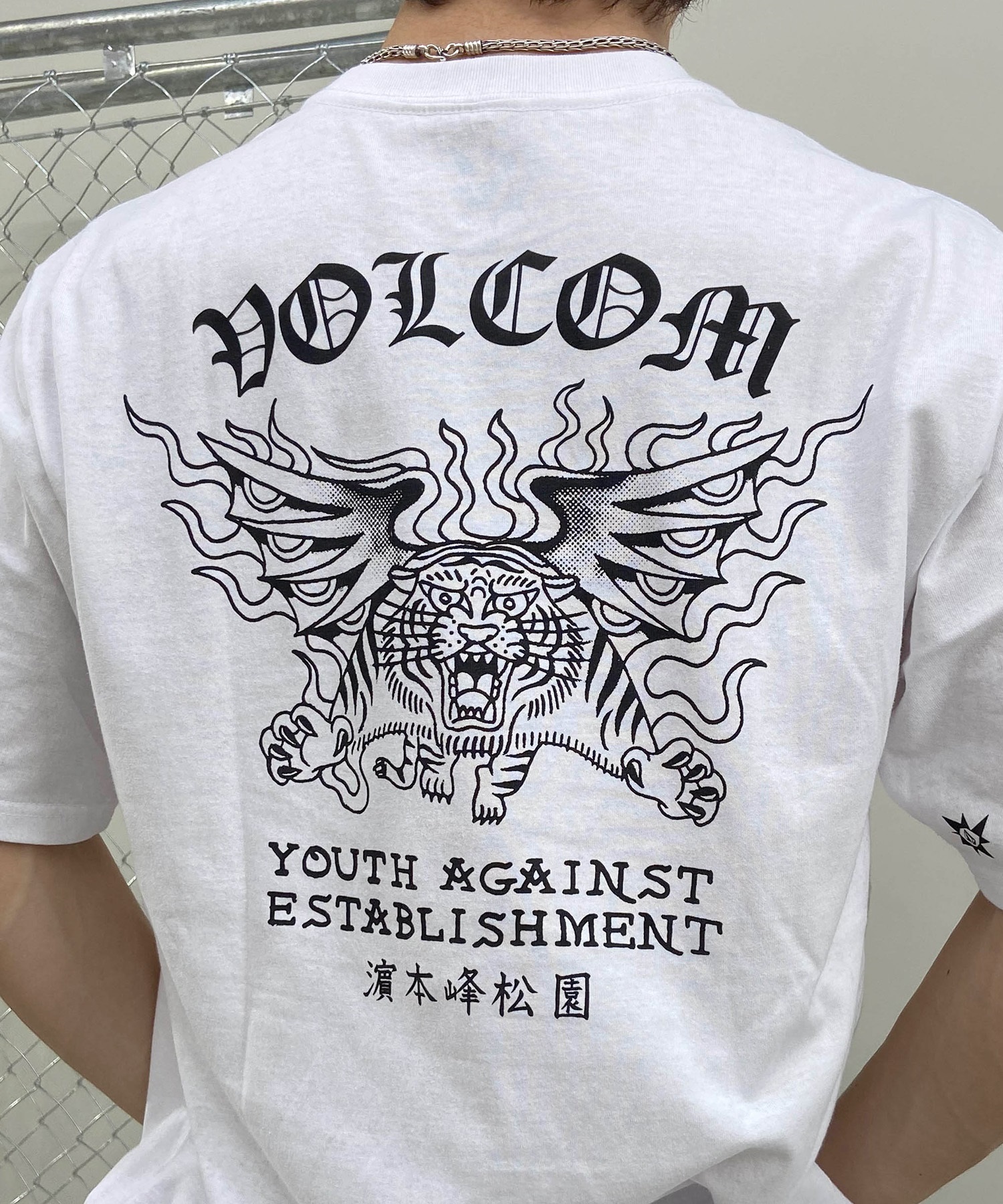 VOLCOM ボルコム メンズ 半袖 Tシャツ バックプリント ヘビーウェイト タイガー 虎 モチーフ AF312400(WHT-M)