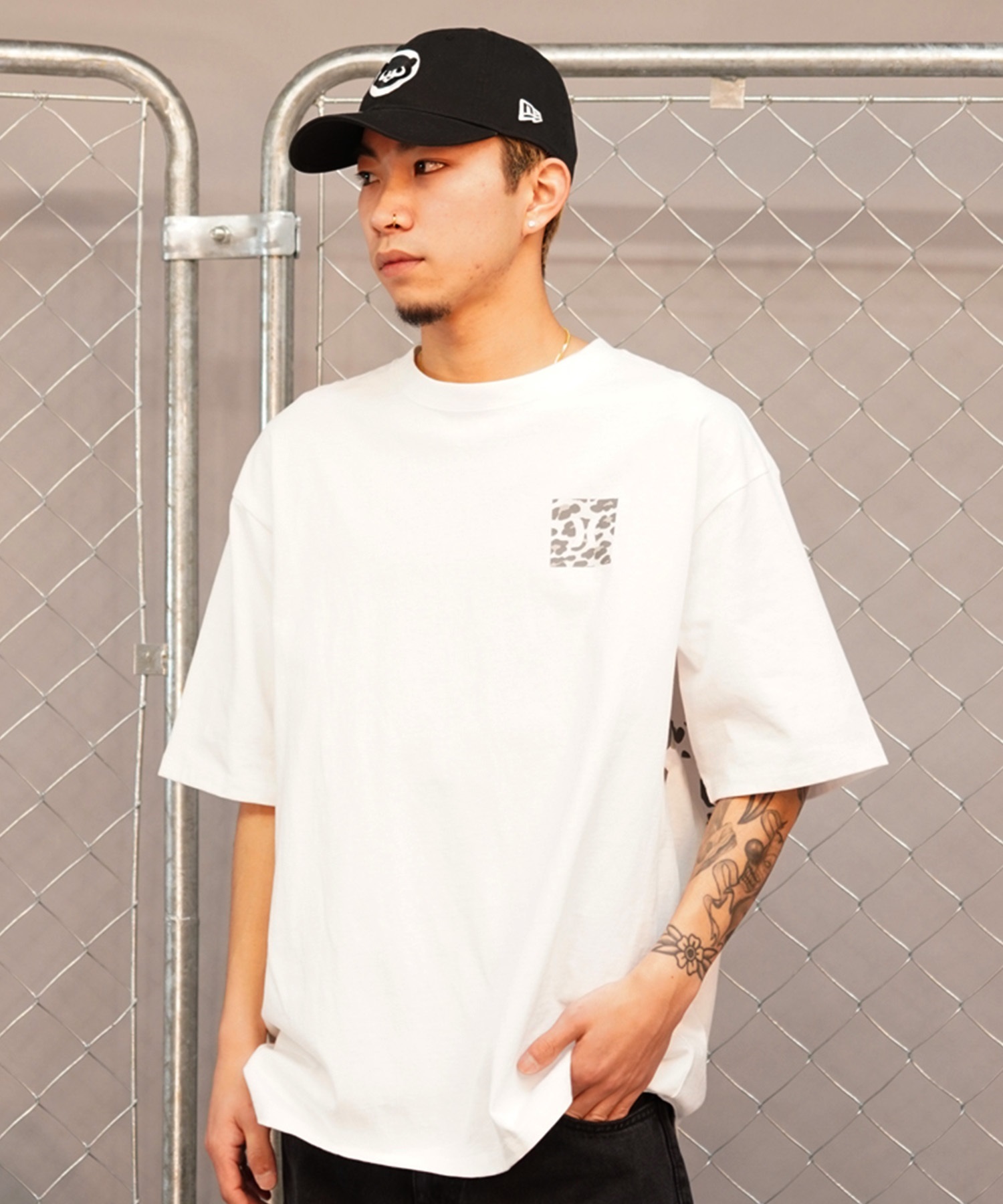 Hurley ハーレー メンズ 半袖 Tシャツ オーバーサイズ レオパード柄 ビッグロゴ バックプリント MSS2411023(WHT-S)