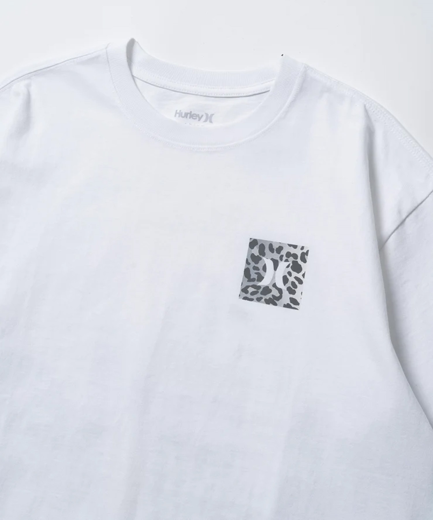 Hurley ハーレー メンズ 半袖 Tシャツ オーバーサイズ レオパード柄 ビッグロゴ バックプリント MSS2411023(WHT-S)