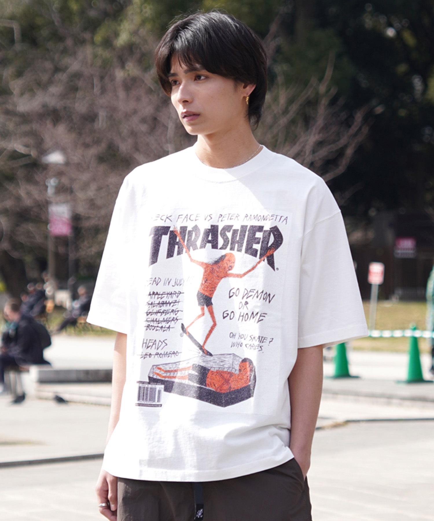 【マトメガイ対象】THRASHER スラッシャー メンズ 半袖 Tシャツ ピグメント染 MAGAZINE COVER THM-24SPSST05 ムラサキスポーツ限定(BLK-M)