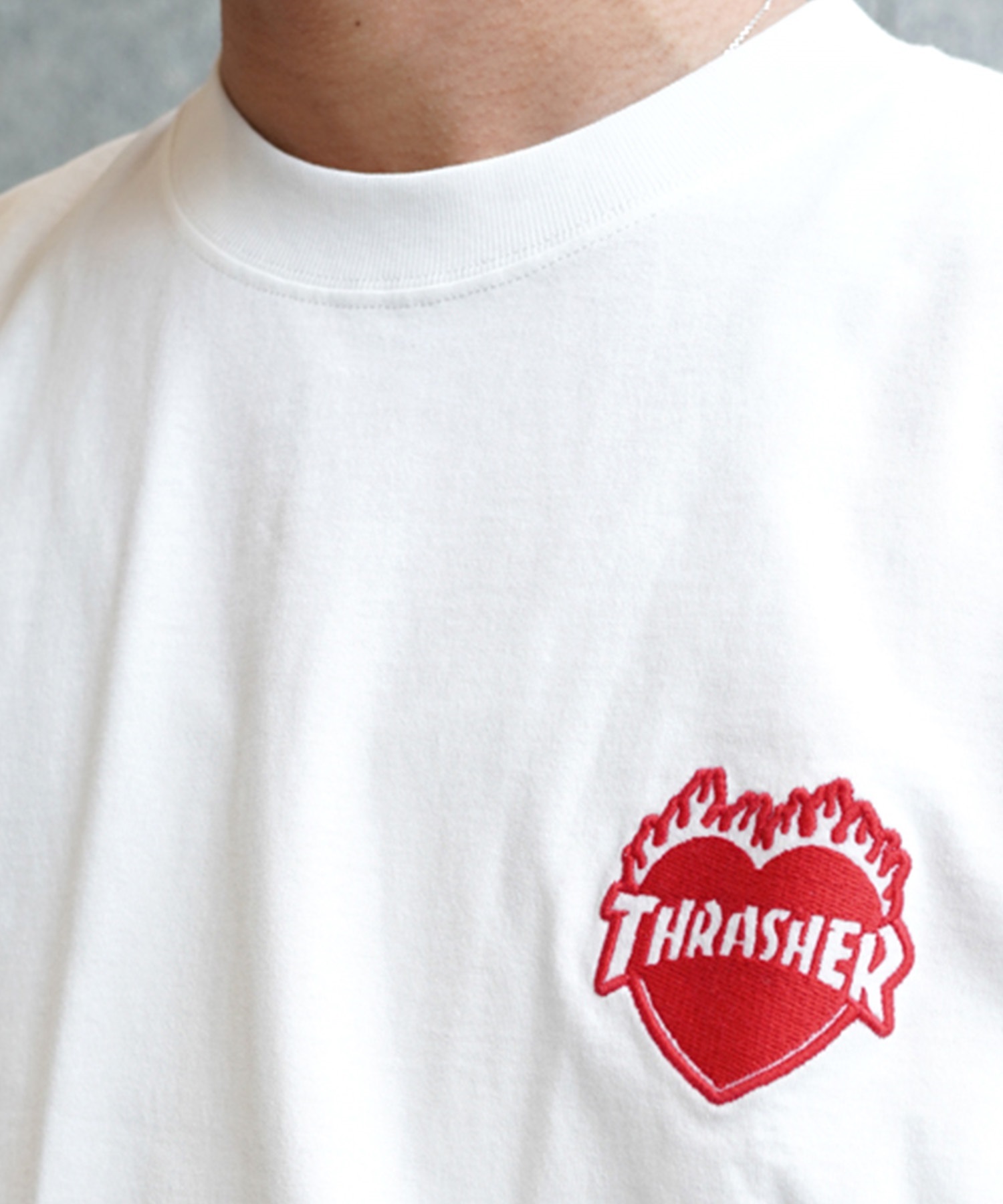 激レア THRASHER ファイヤーハートロゴ Tシャツ Mアッシュグレー 激レア THRASHER ファイヤーハートロゴ Tシャツ Mアッシュグレー