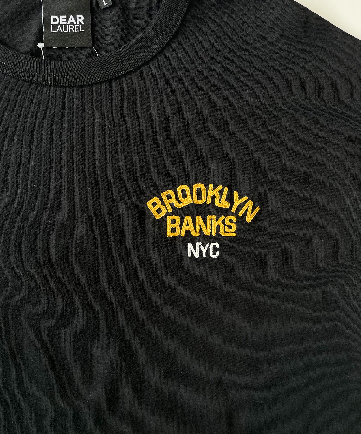 DEAR LAUREL ディアローレル メンズ 半袖 Tシャツ "Brooklyn Banks embroidery" ワンポイント 吸水速乾 D24S2103(WHT-M)