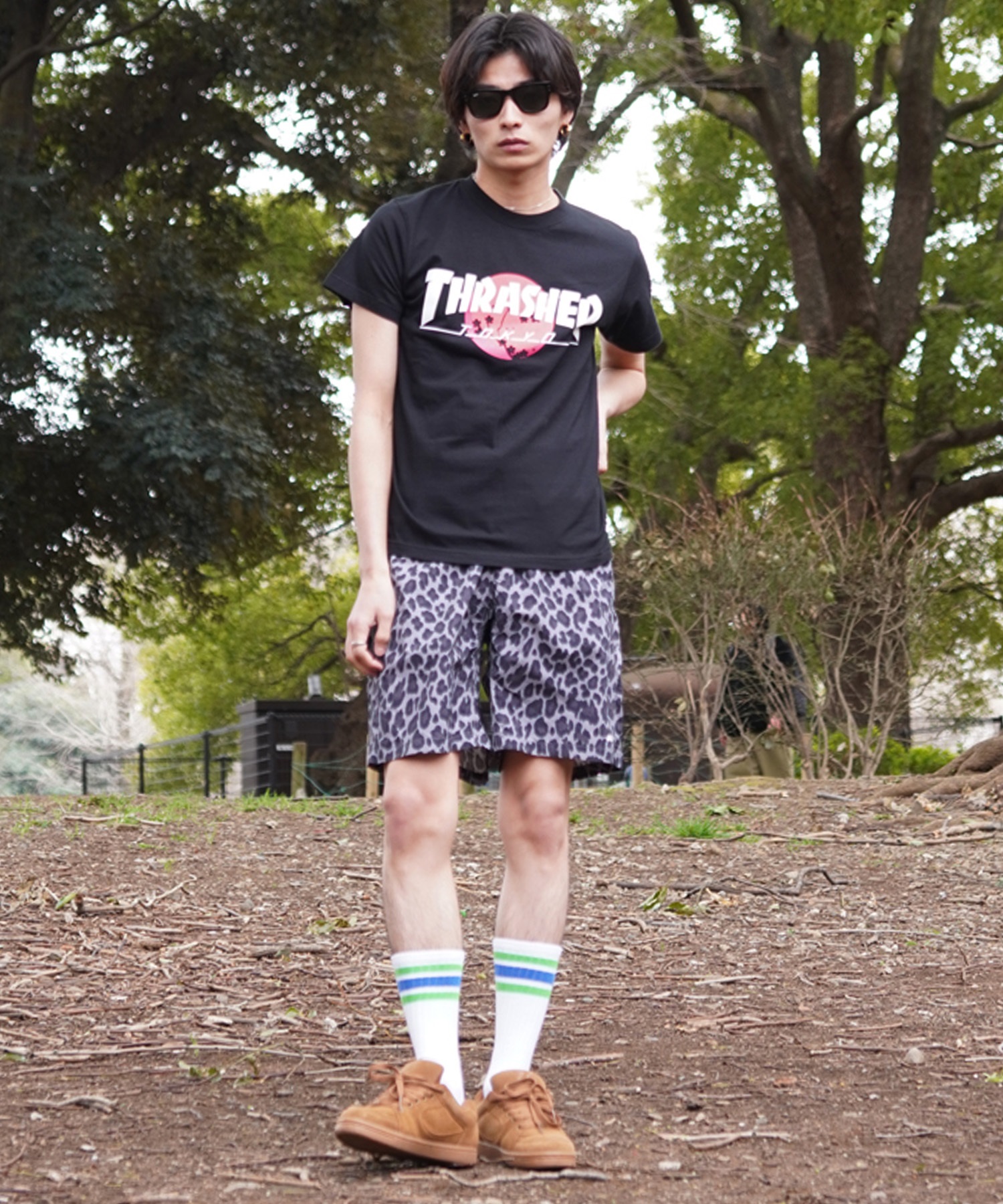 THRASHER スラッシャー TOKYOロゴ 和柄 青海波 さくら アレンジ TH91426-TOKYO メンズ 半袖 Tシャツ ムラサキスポーツ限定(WT/BK-M)