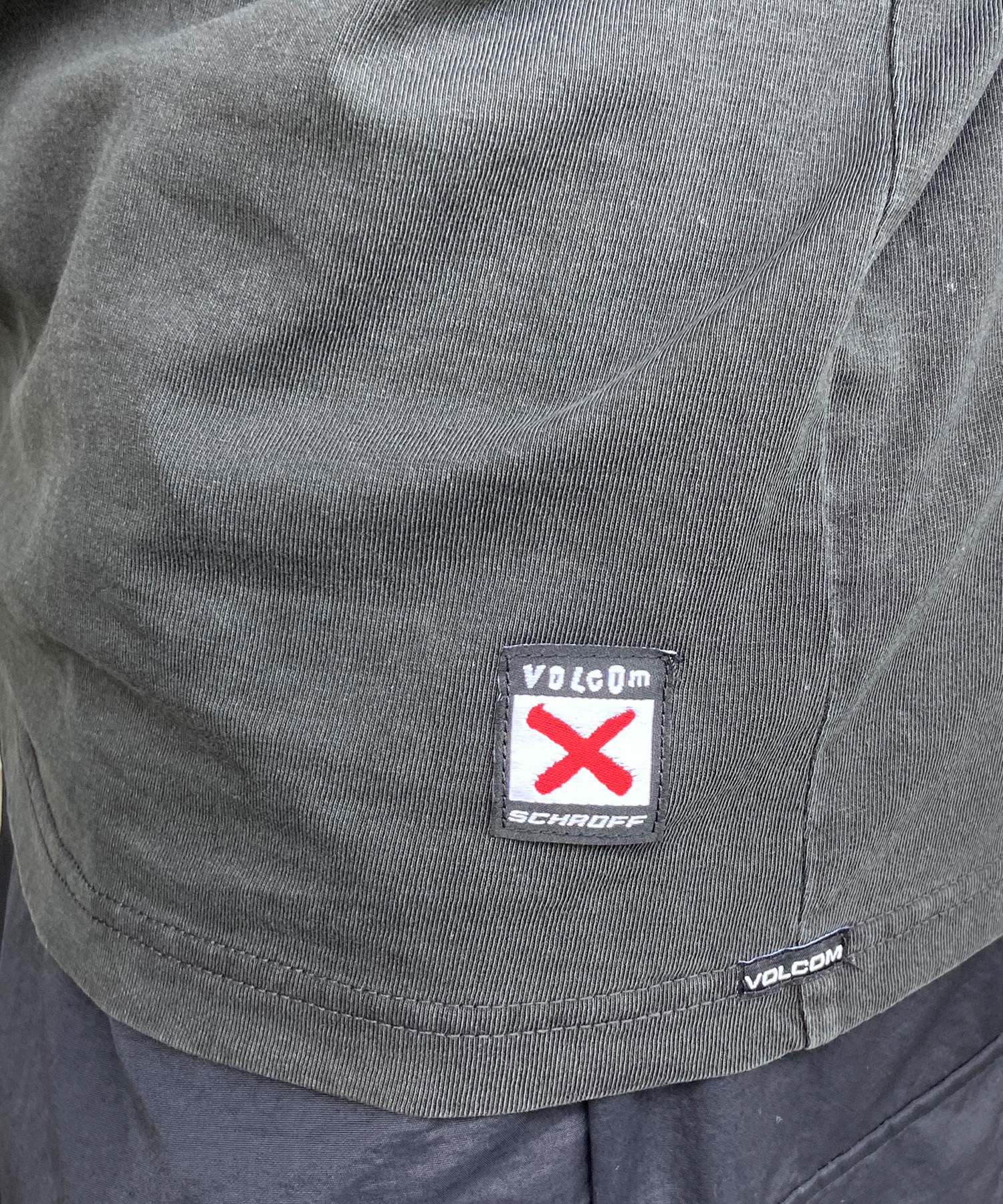 VOLCOM/ボルコム Tシャツ DESI AF222403 ショートスリーブ｜ムラサキ