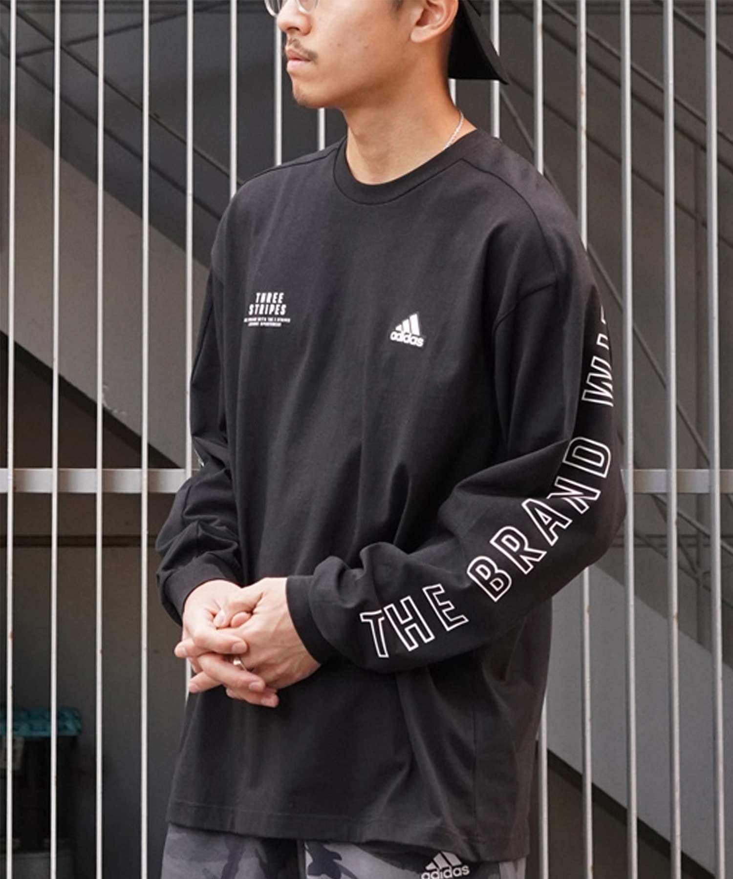 adidas アディダス メンズ レディース 長袖 Tシャツ ロンＴ スリーブプリント クルーネック オーバーサイズ JSY26(BL/BK-M)