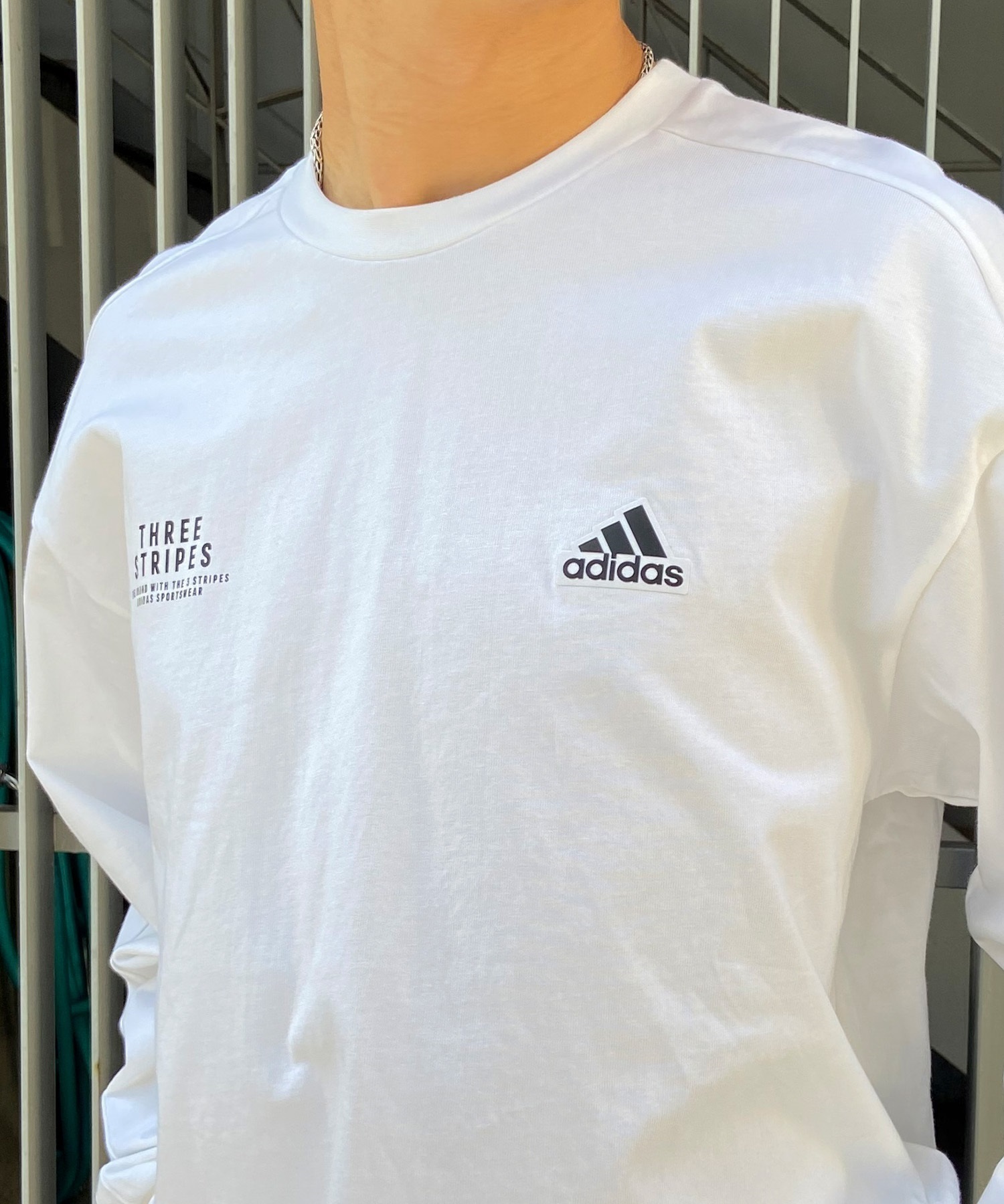 adidas アディダス メンズ レディース 長袖 Tシャツ ロンＴ スリーブプリント クルーネック オーバーサイズ JSY26(WT/BK-M)