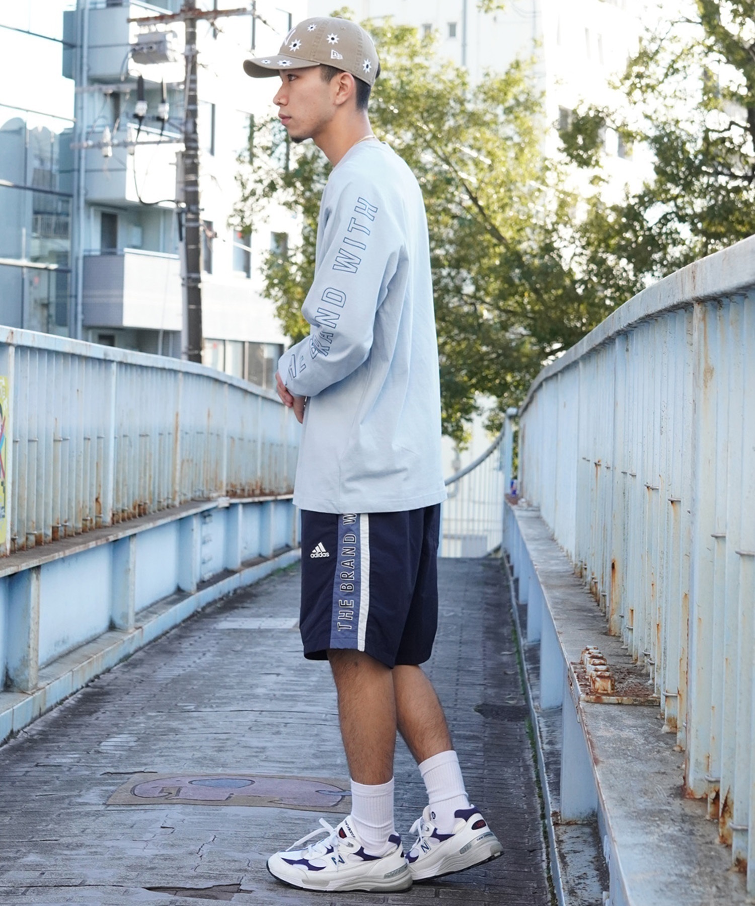 adidas アディダス メンズ レディース 長袖 Tシャツ ロンＴ スリーブプリント クルーネック オーバーサイズ JSY26(WT/BK-M)