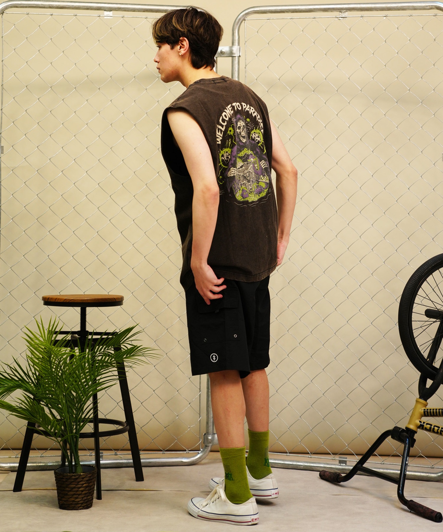【新品タグ付き】L.G.B. BACKCROSSS ノースリーブ タンクトップ セール】レースアップ クロップド ノースリーブ カップ付き