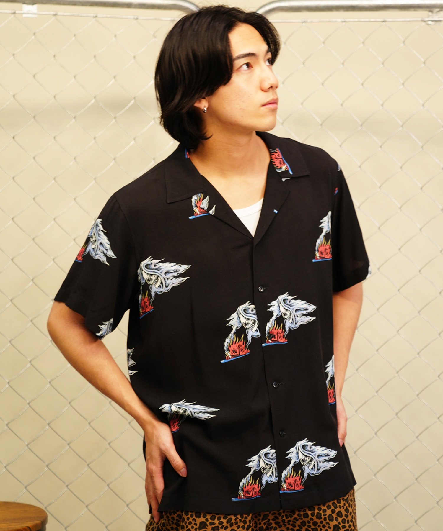 KUUUPY 短丈総柄オープンカラーシャツ　ブラック 半袖　シャツ　ブラック　L KUUUPY（クーピー）の「Cropped Print Open Collar Shirt - 短丈