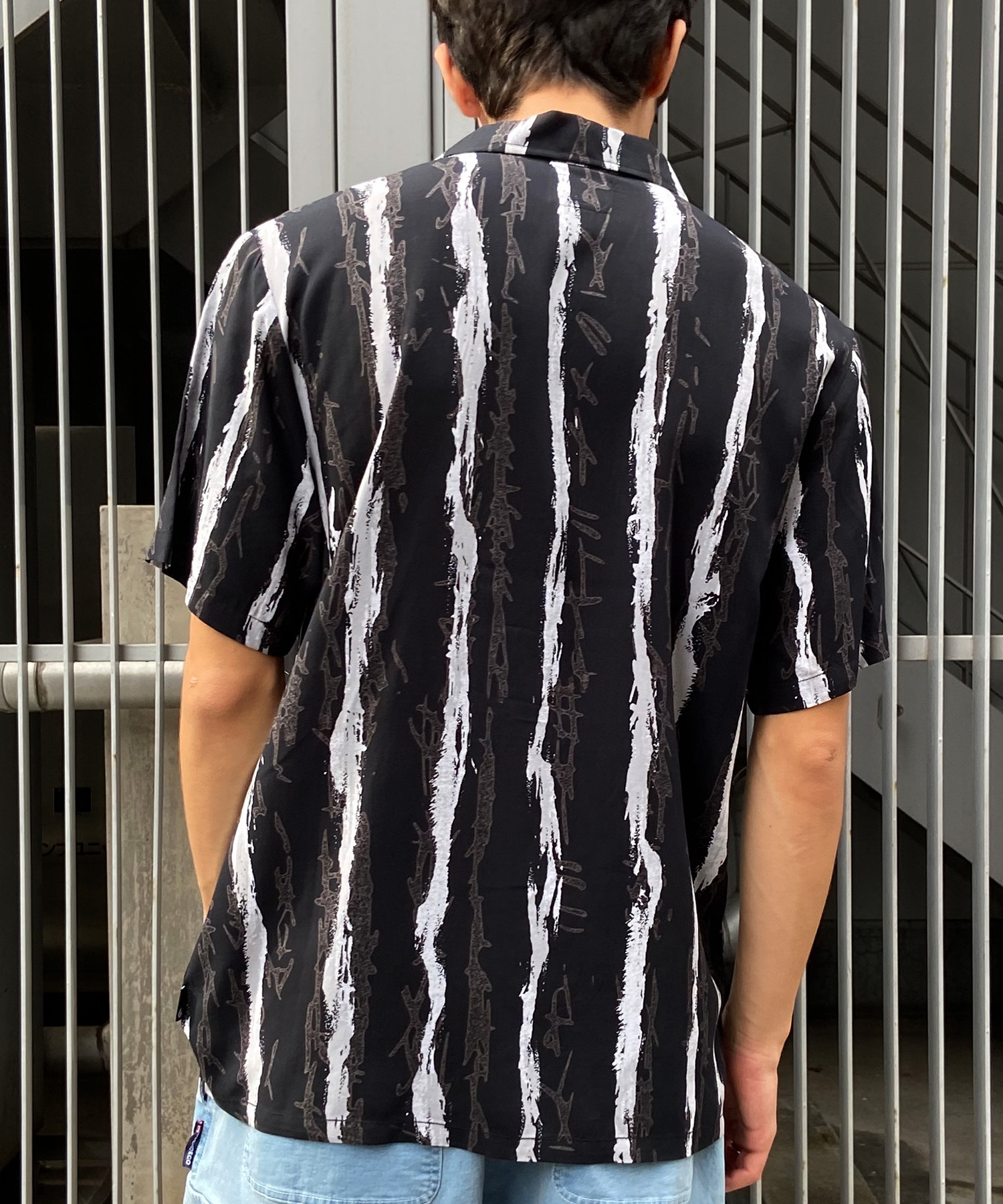USA購入 ボルコム【VOLCOM】ストライプ柄ハーフP 28インチ濃灰系