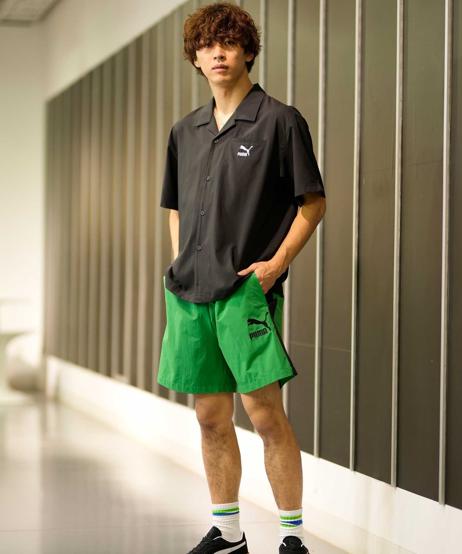 PUMA 半袖シャツとショートパンツ XL