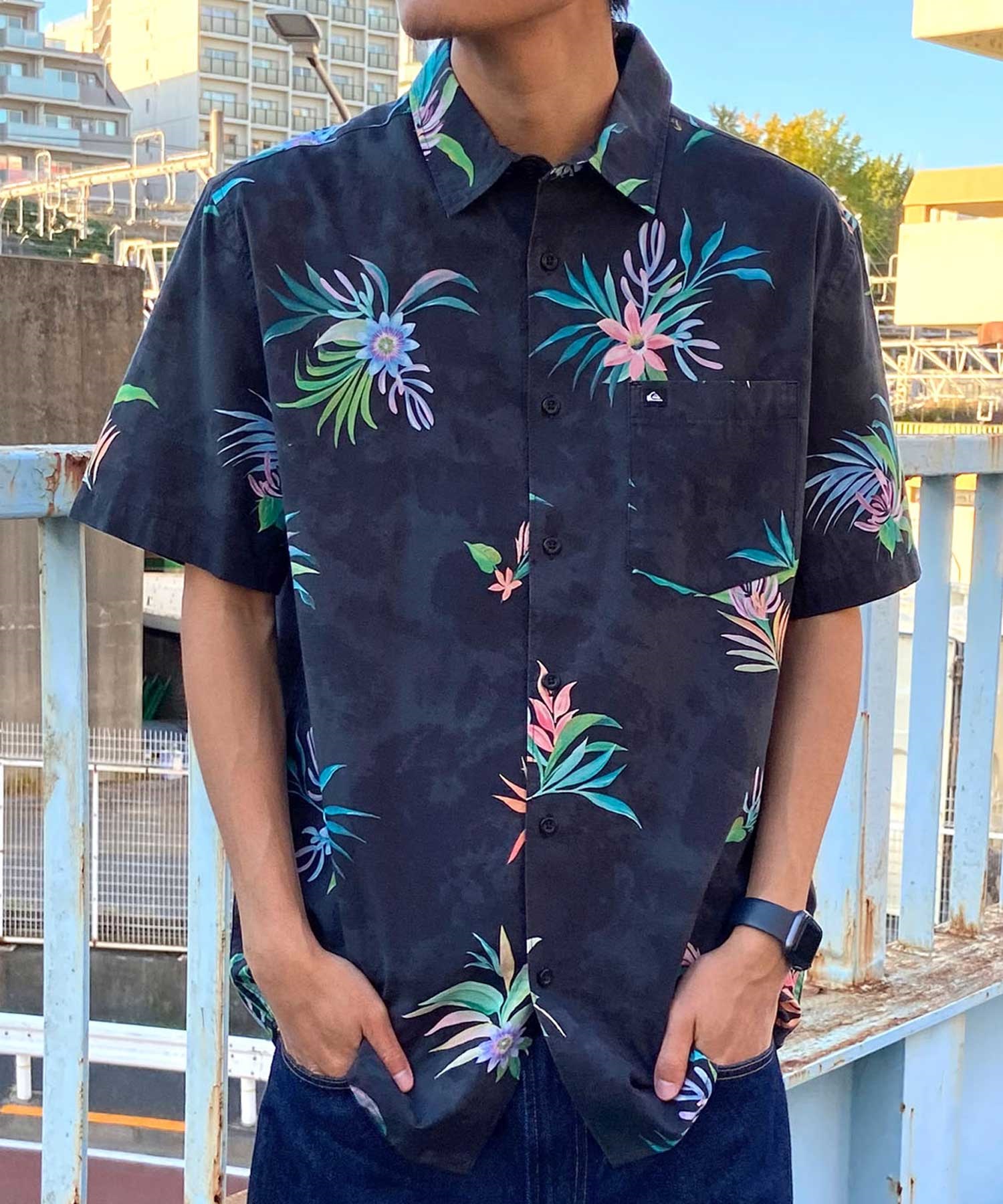 【クーポン対象】QUIKSILVER クイックシルバー メンズ 半袖 シャツ アロハシャツ 総柄 ワンポイント AQYWT03312(BHQ7-M)