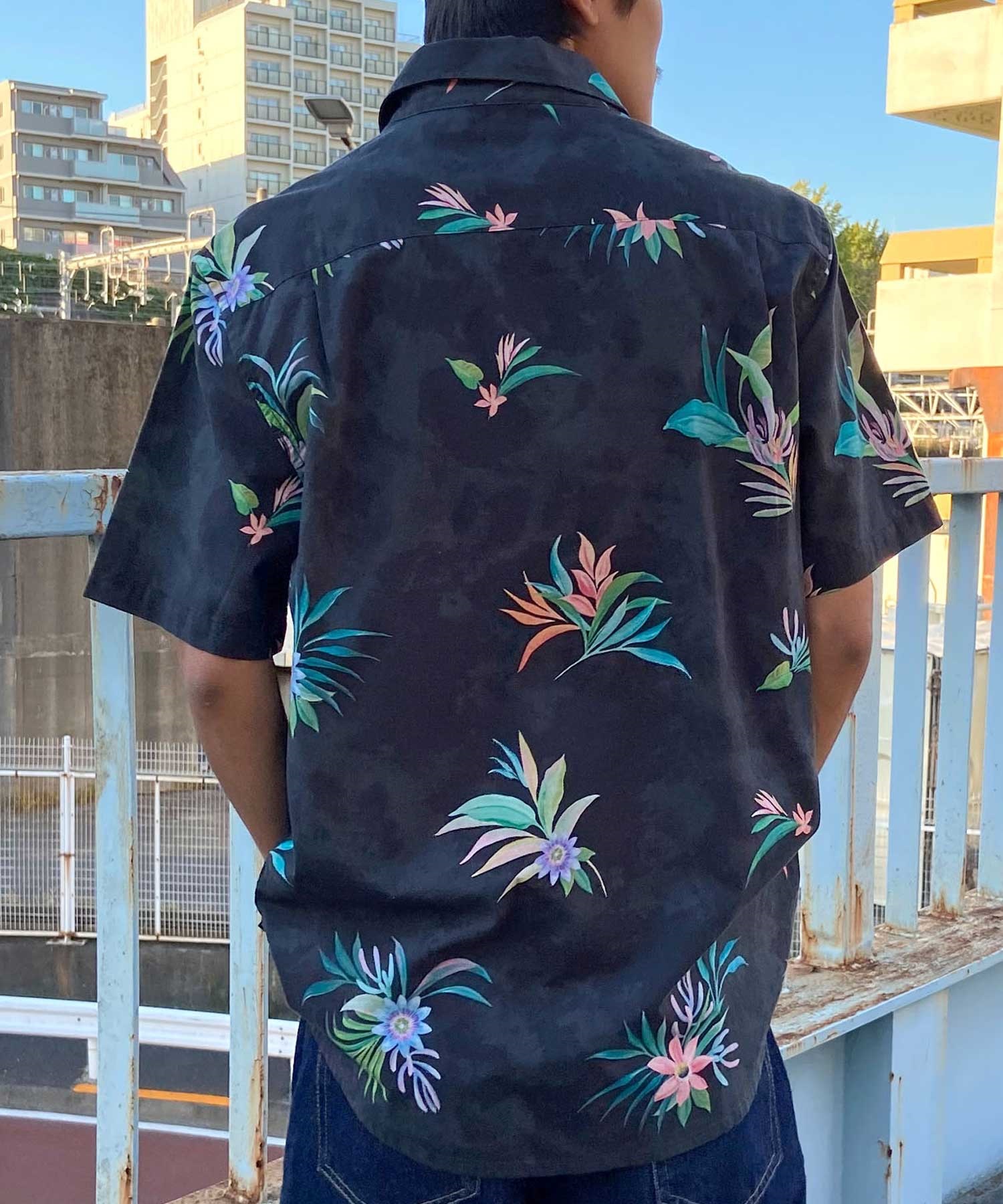 【クーポン対象】QUIKSILVER クイックシルバー メンズ 半袖 シャツ アロハシャツ 総柄 ワンポイント AQYWT03312(KVJ7-M)