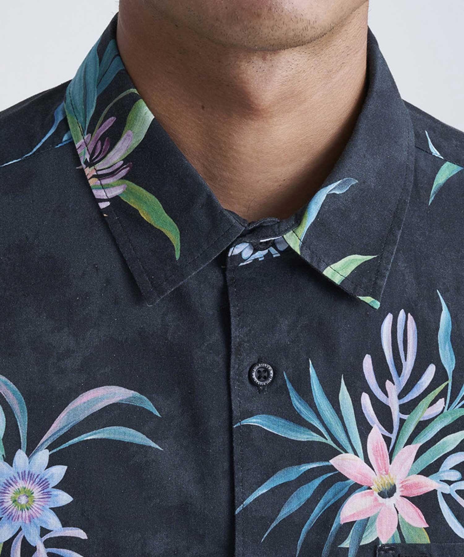 【クーポン対象】QUIKSILVER クイックシルバー メンズ 半袖 シャツ アロハシャツ 総柄 ワンポイント AQYWT03312(BHQ7-M)