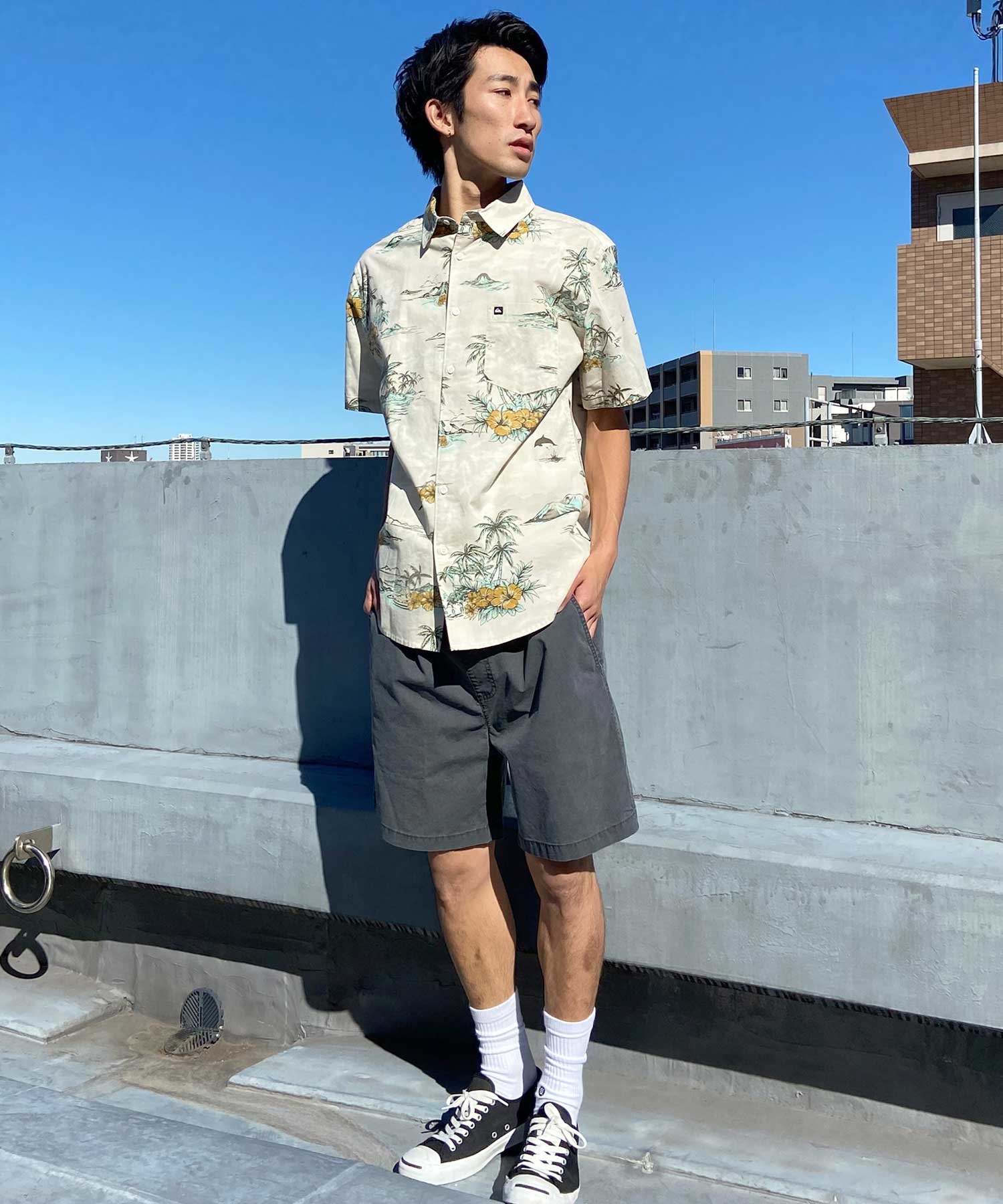 【クーポン対象】QUIKSILVER クイックシルバー メンズ 半袖 シャツ アロハシャツ 総柄 ワンポイント AQYWT03312(KVJ7-M)