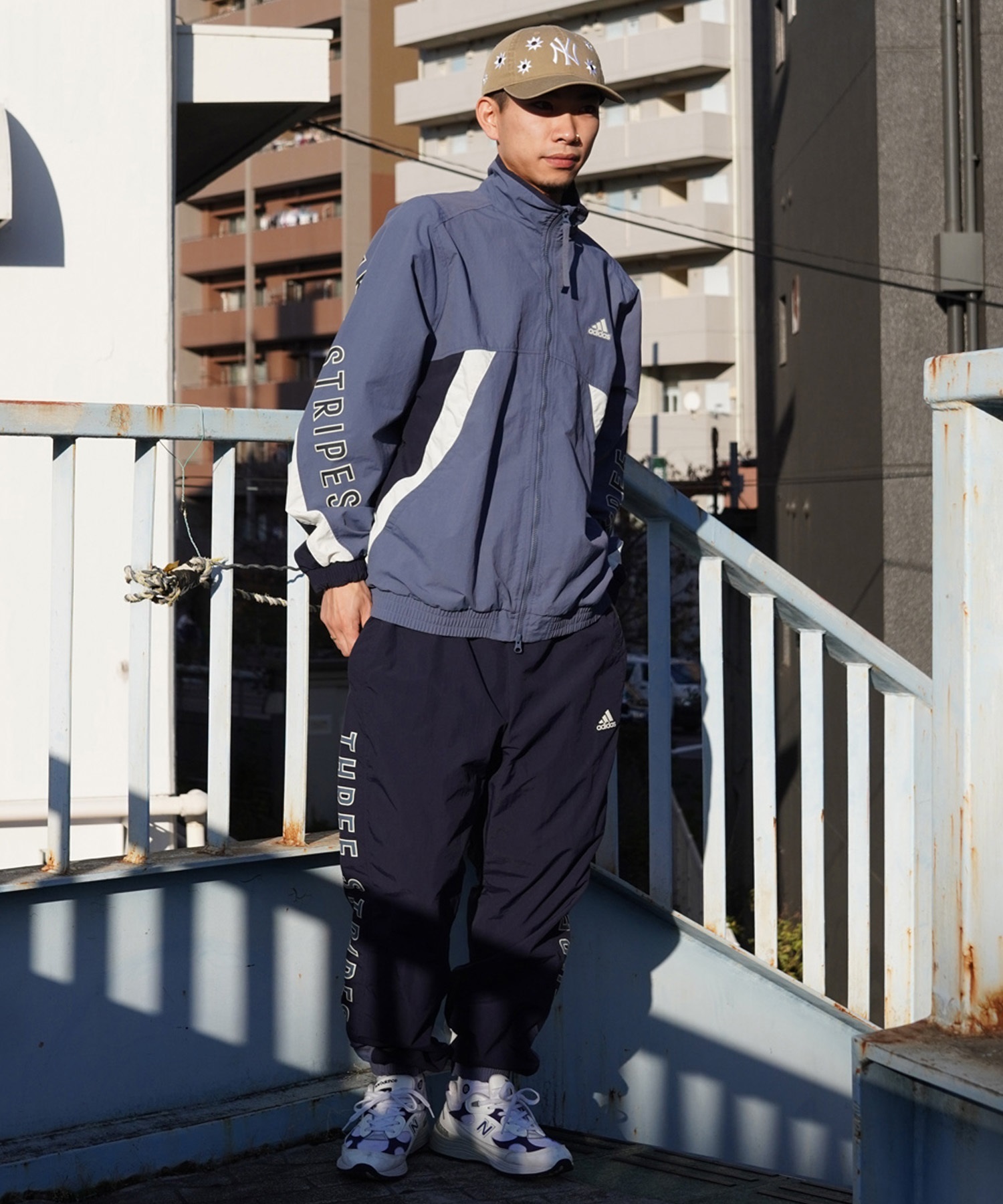 adidas アディダス ナイロンパンツ ウーブンパンツ オーバーサイズ サイドデザイン JSY28(BK/WT-M)