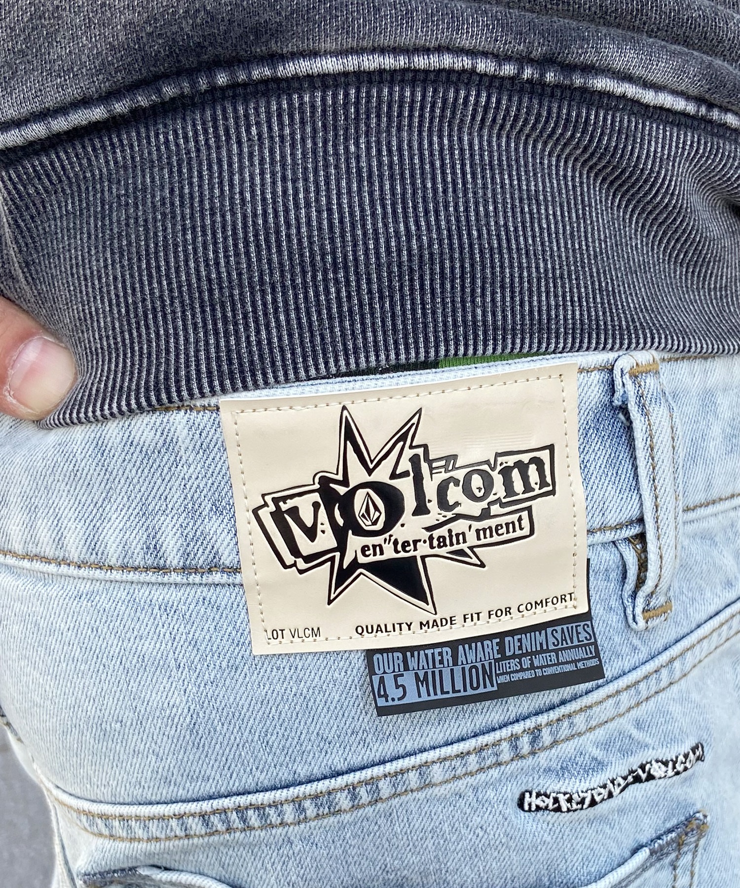 VOLCOM ボルコム メンズ ワイドデニム ジーンズ ロングパンツ ロンパン ウォッシュ加工 A1912401(HWR-28.0inch)