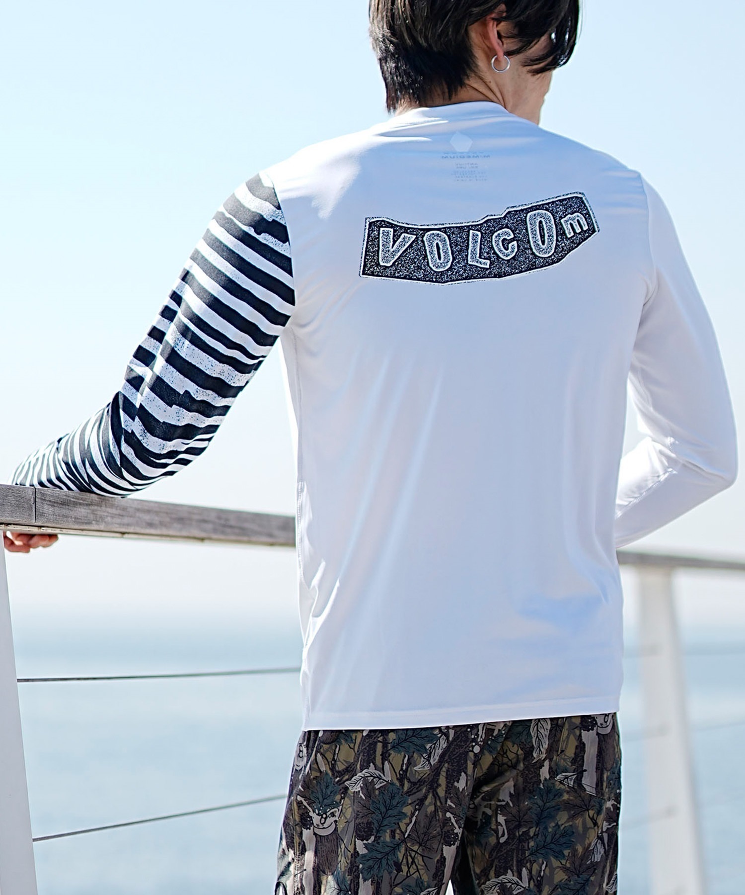 VOLCOM ボルコム メンズ ラッシュガード Tシャツ 長袖 水着 UVカット バックプリント A9312404(WHT-S)