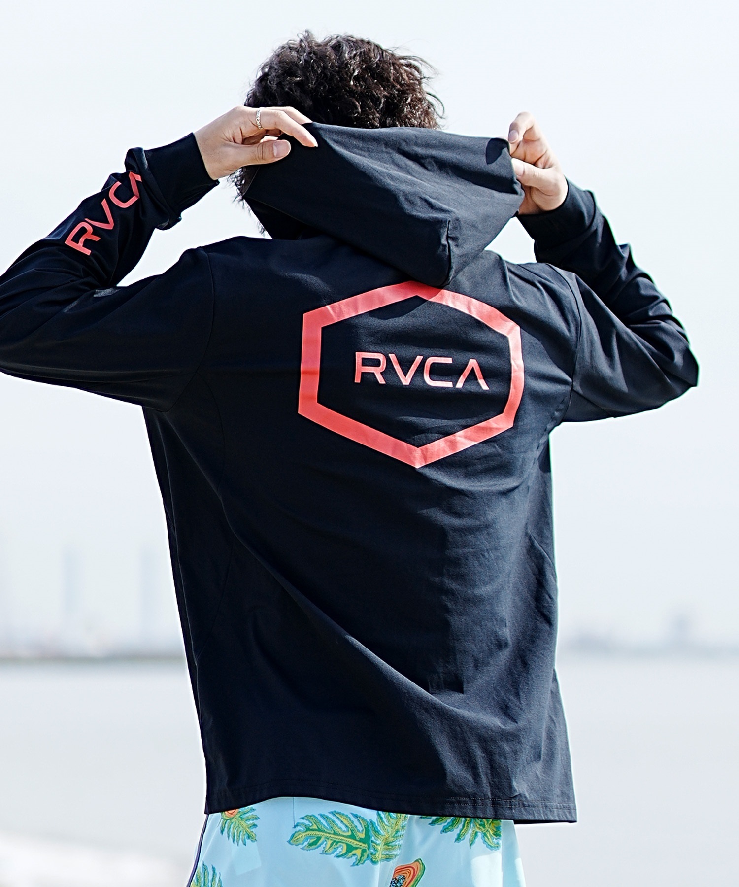 【マトメガイ対象】RVCA ルーカ メンズ ラッシュガード ユーティリティ 水陸両用パーカー フルジップパーカー BE041-800(BLK-S)