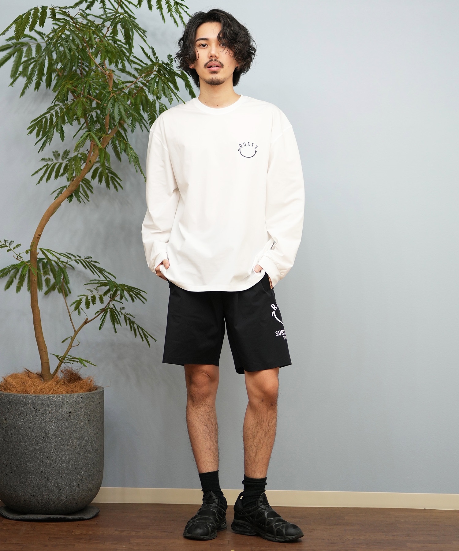RUSTY ラスティー メンズ ラッシュガード 長袖 Tシャツ ロンT バックプリント ユーティリティ 水陸両用 UVカット 914472(BLK-M)