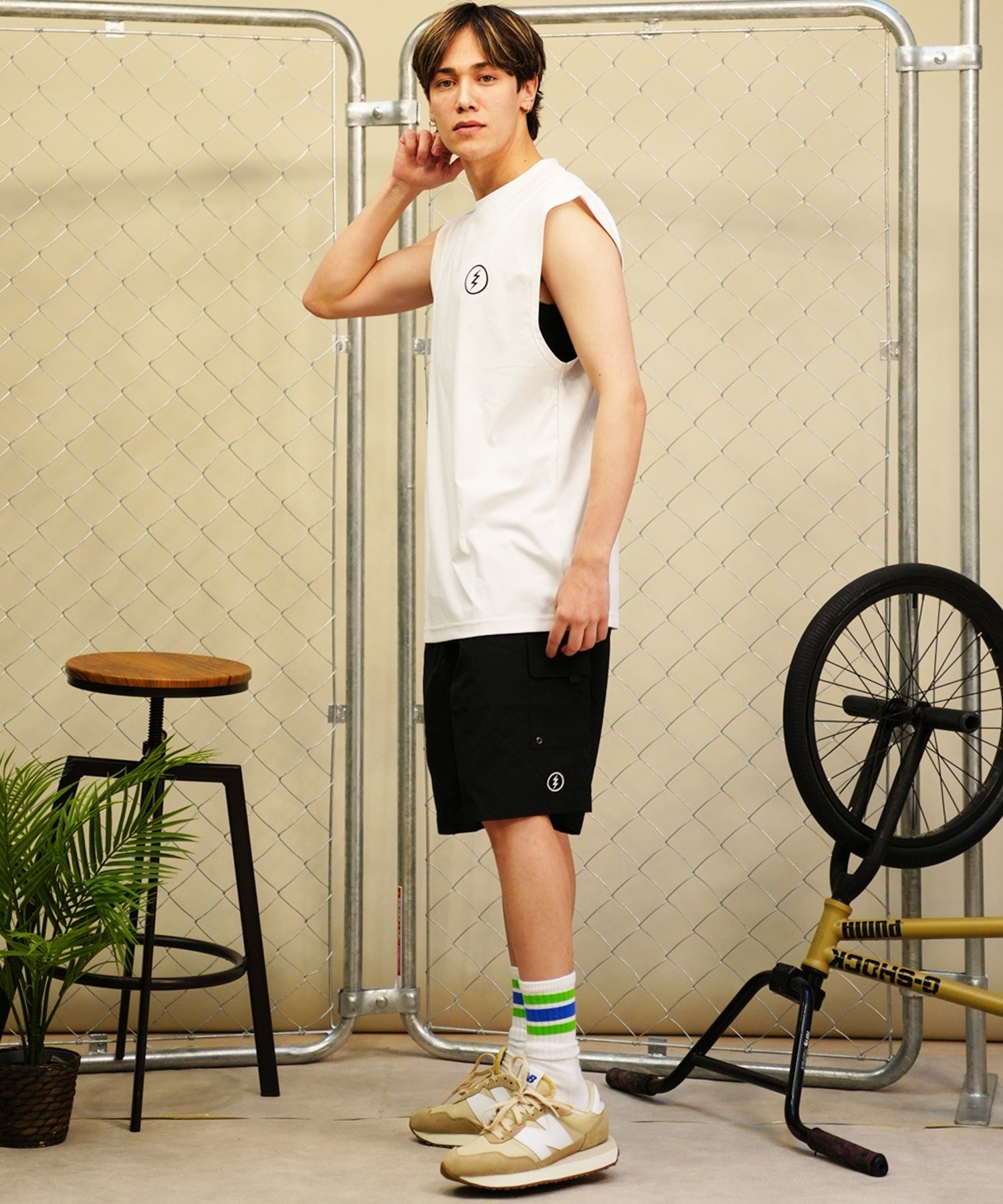 黑白水 adidas Originals Men's ZX 600 Trainers in Grey and Black
