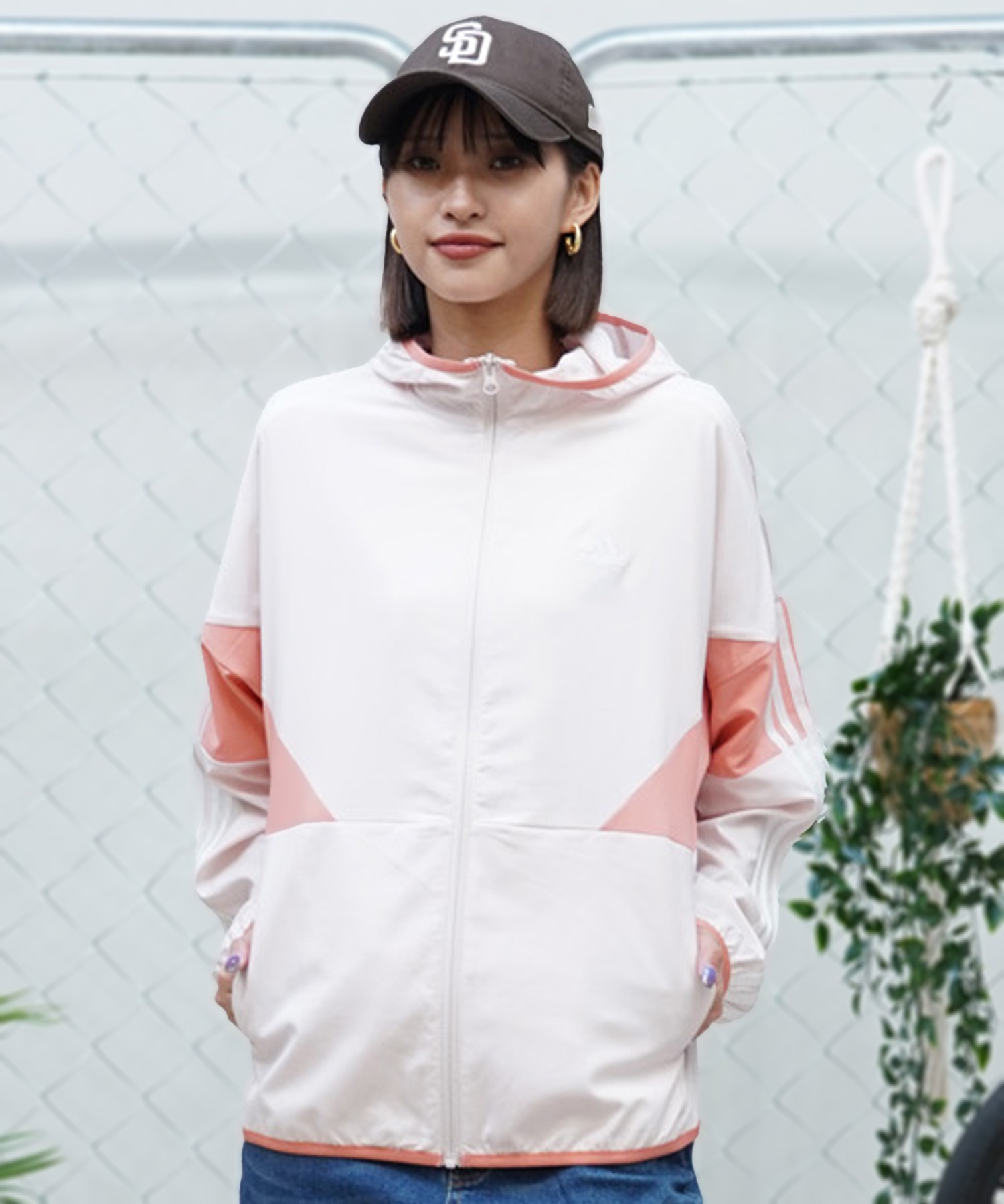 adidas アディダス レディース ナイロンジャケット オーバーサイズ ジップアップ ルーズフィット JSY05  アウター/ジャケット｜ムラサキスポーツオンラインストア 通販